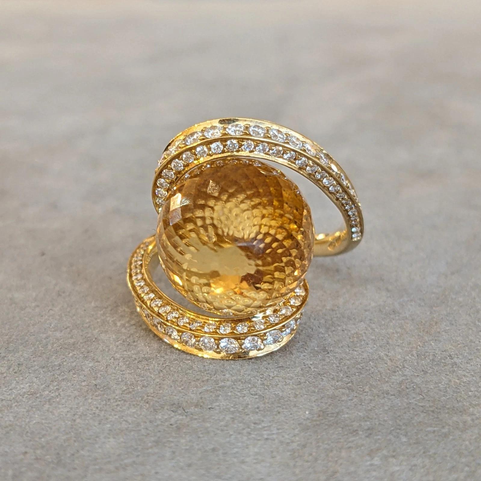iO Si Italie Bague sculpture citrine et diamant en or jaune 18k Excellent état - En vente à La Jolla, CA