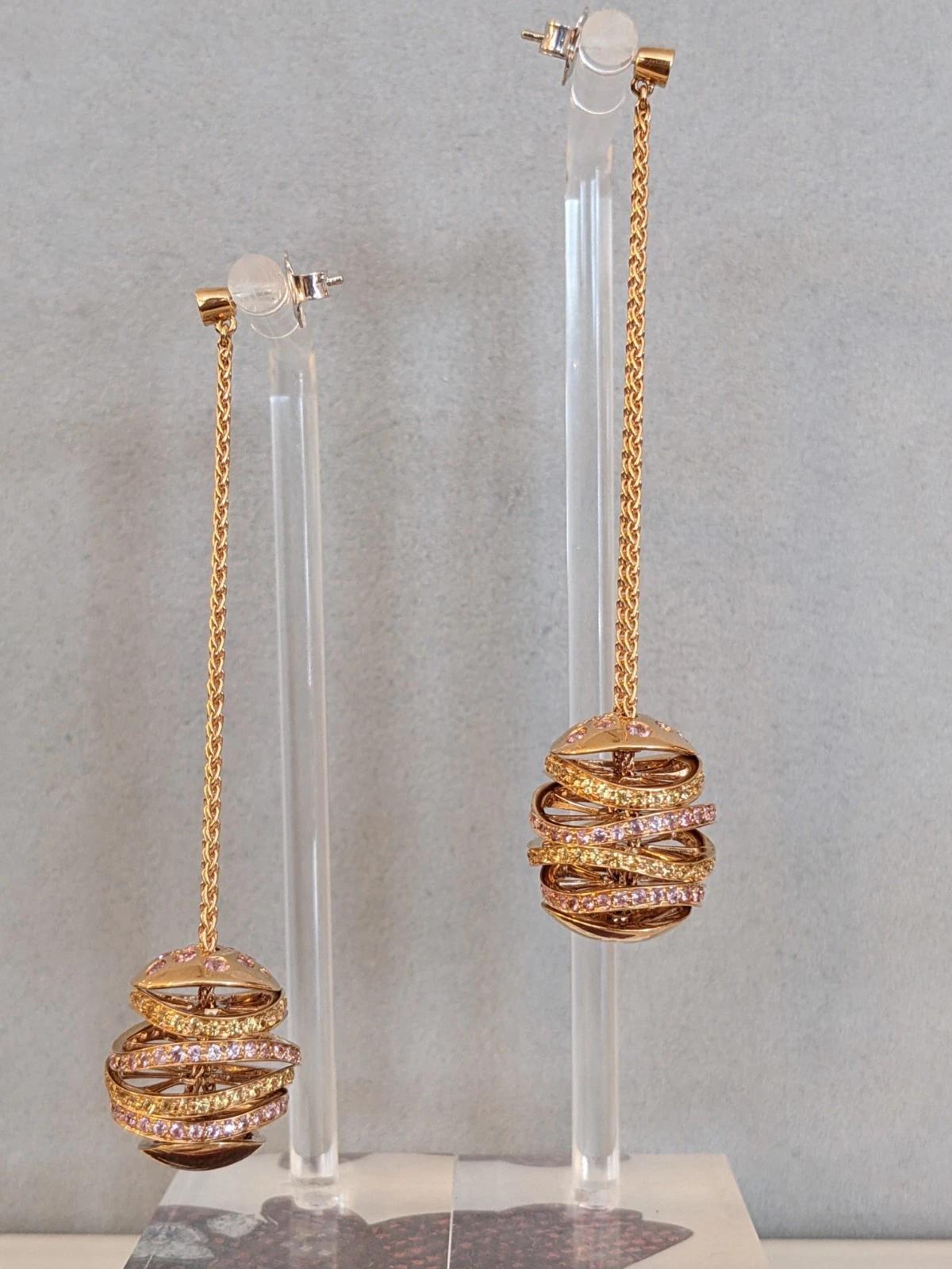 iO Si Italien Rosa und gelber Saphir Kugel Ohrringe in 18k Gold (Rundschliff) im Angebot