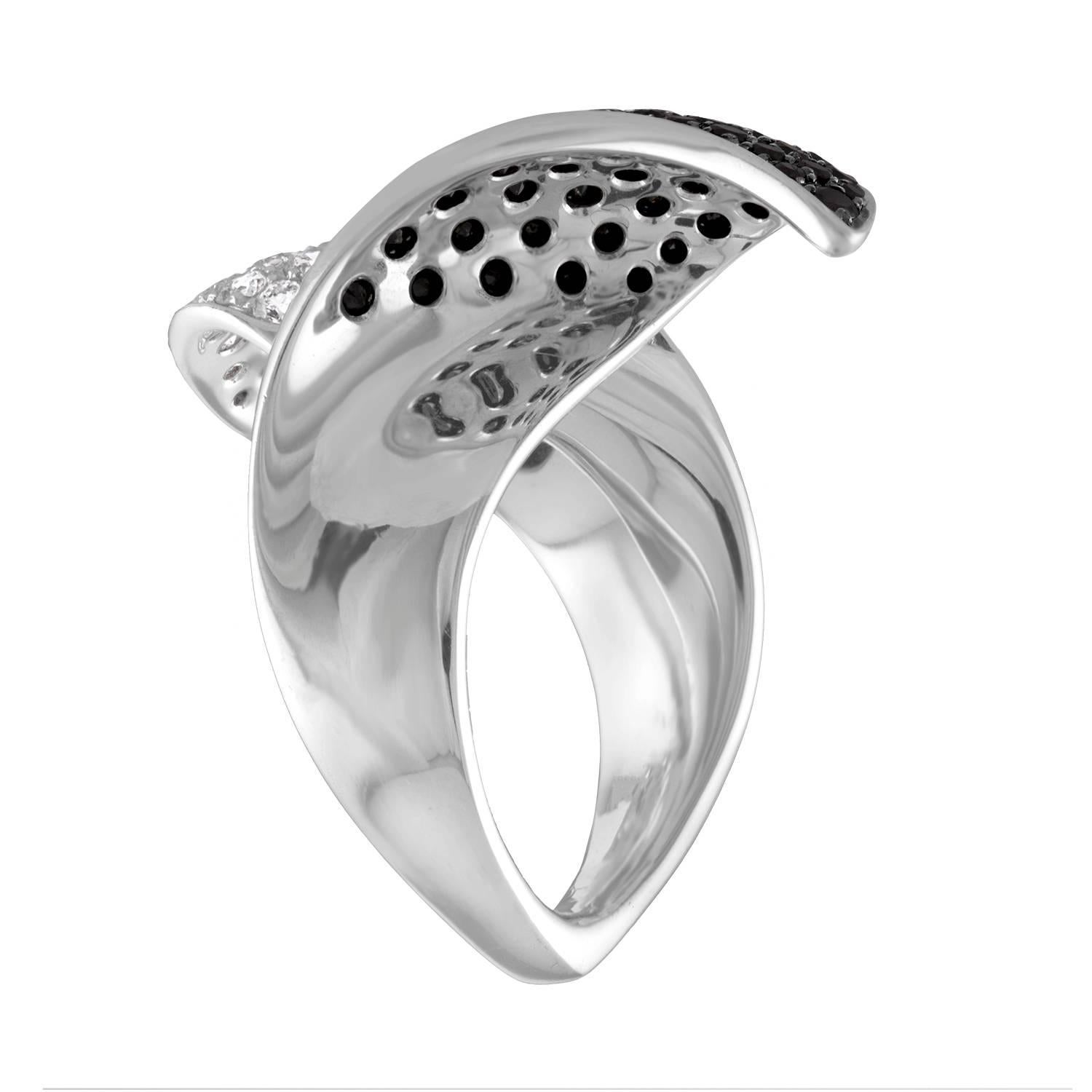 Modern IO SI Scavia Italian Designer 4.75 Carat White and Black Diamond Gold Ring For Sale