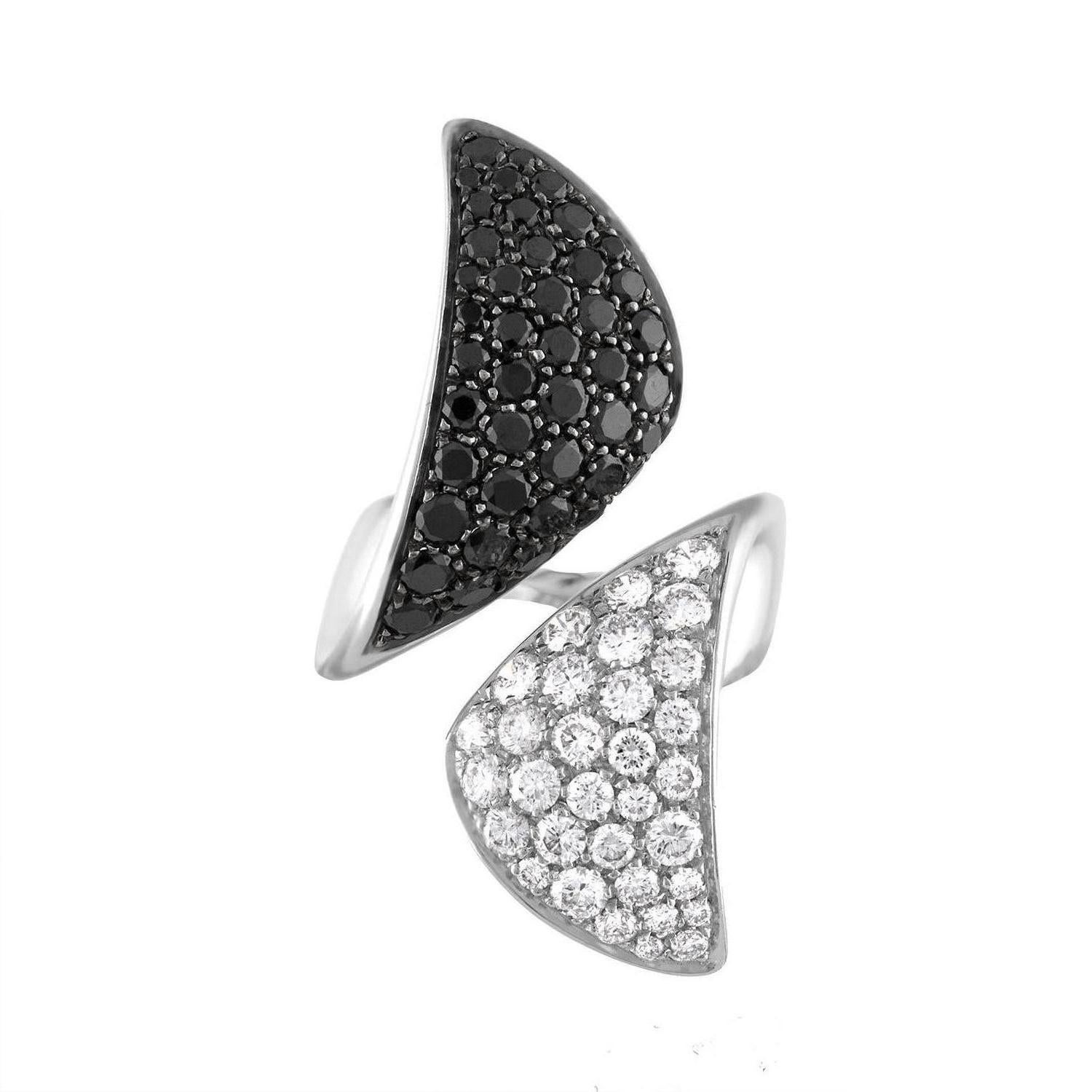 IO SI Scavia Italian Designer 4.75 Carat White and Black Diamond Gold Ring For Sale