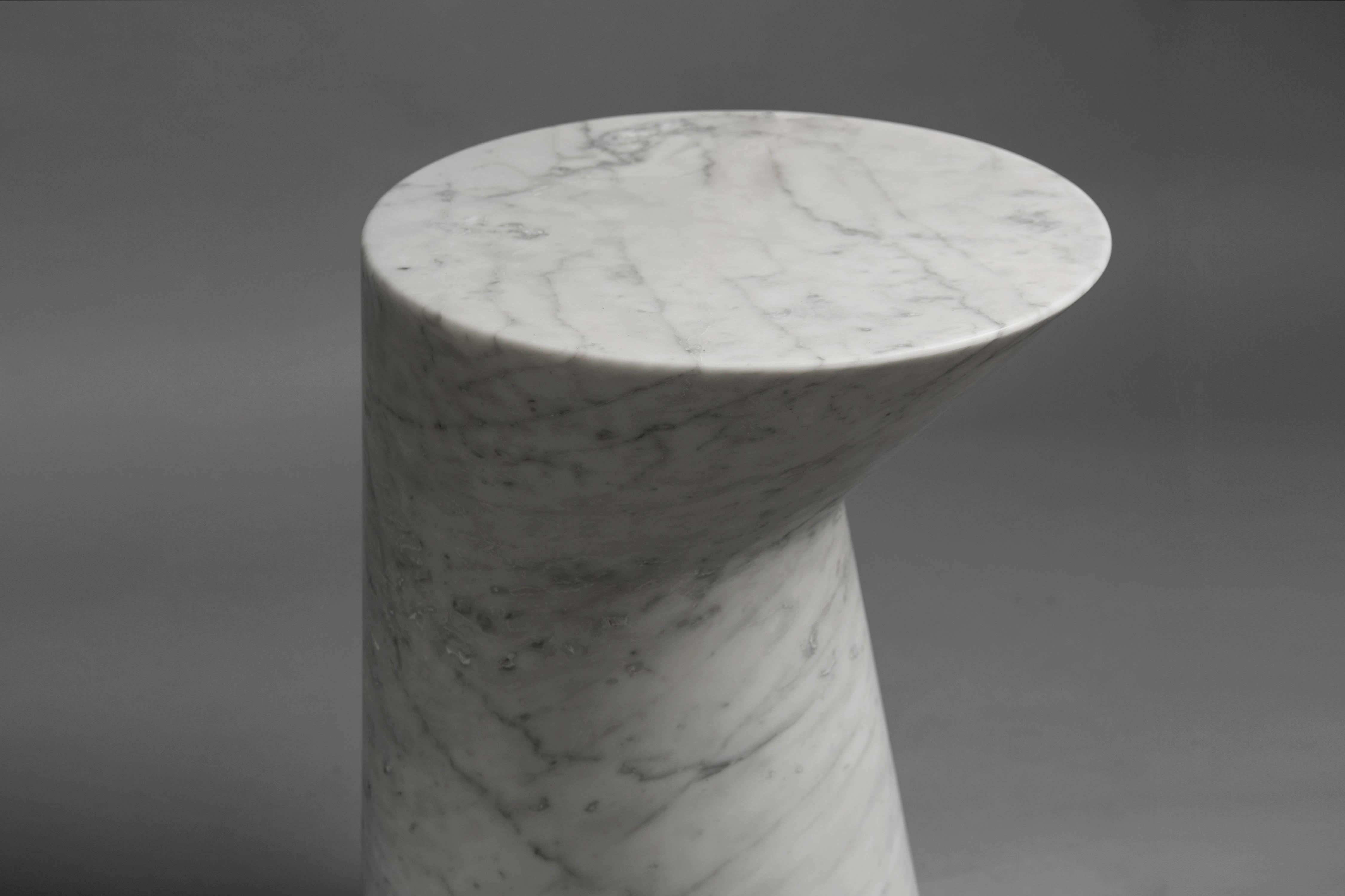 Modern Io Side Table in White, Carrara Marble by Adolfo Abejon for Formar For Sale