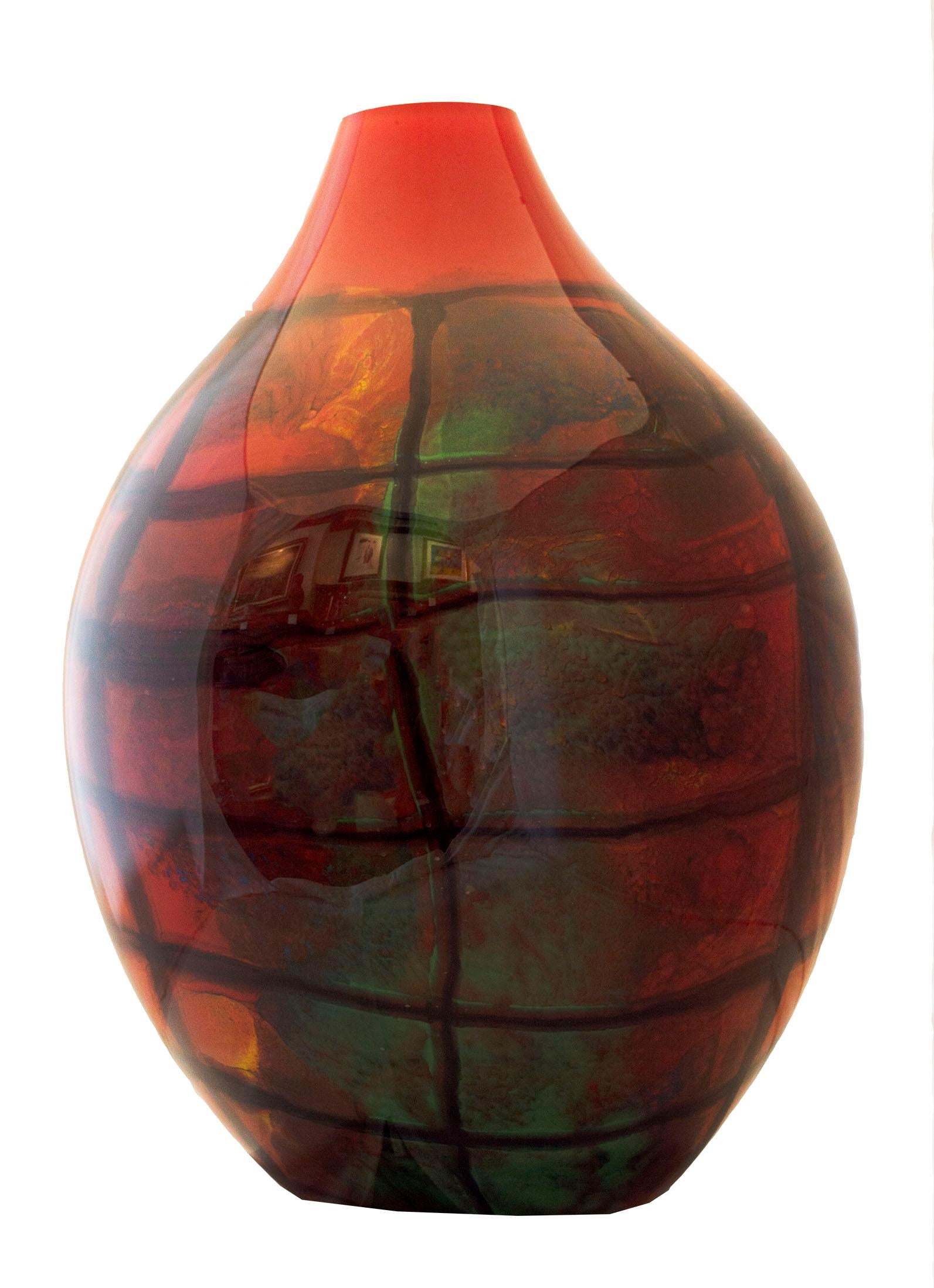 Grand vase Karo rouge ovale en verre soufflé à la main signé par Ioan Nemtoi en vente 1