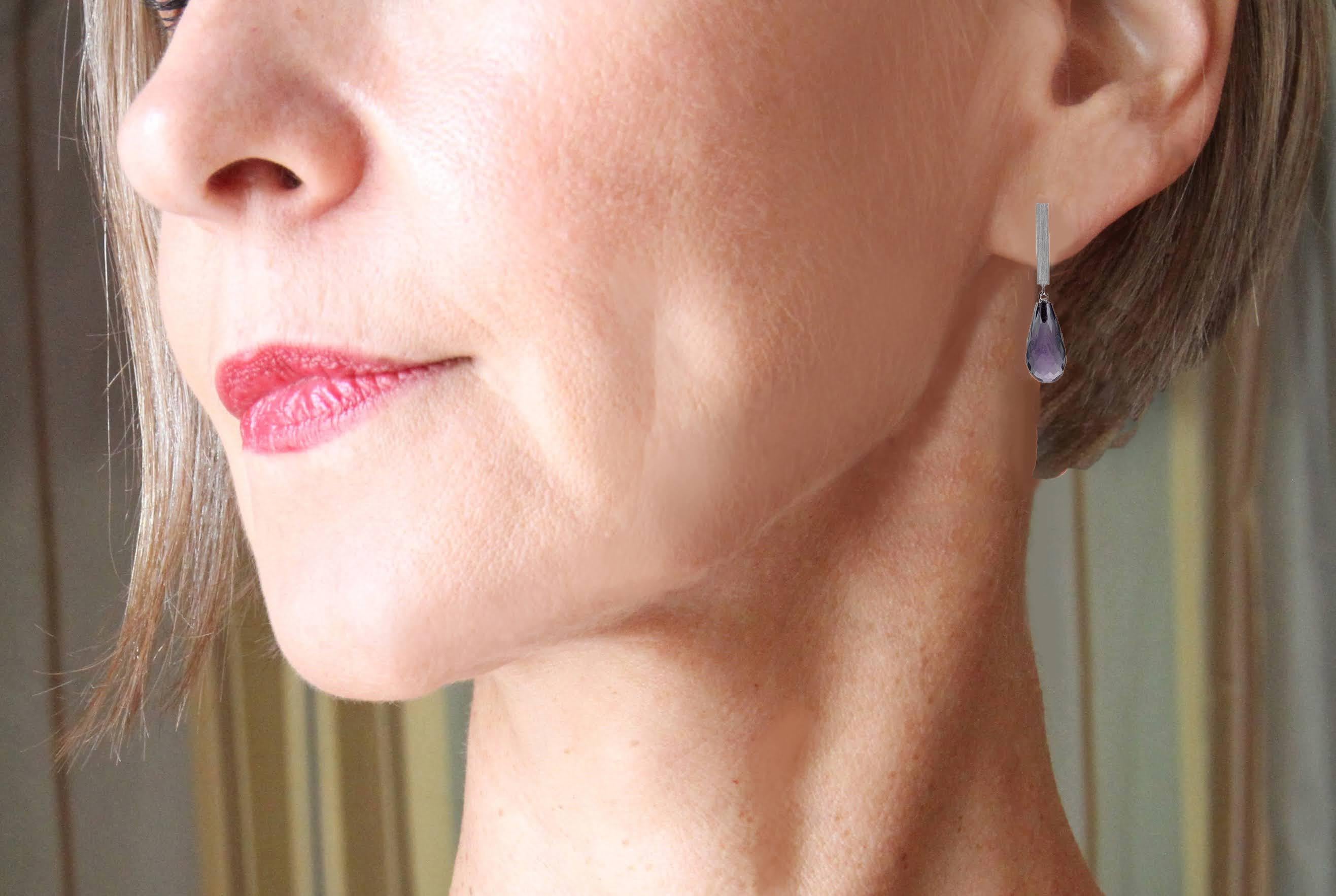 Iolite Briolette Drop Earrings In New Condition For Sale In los angeles, CA