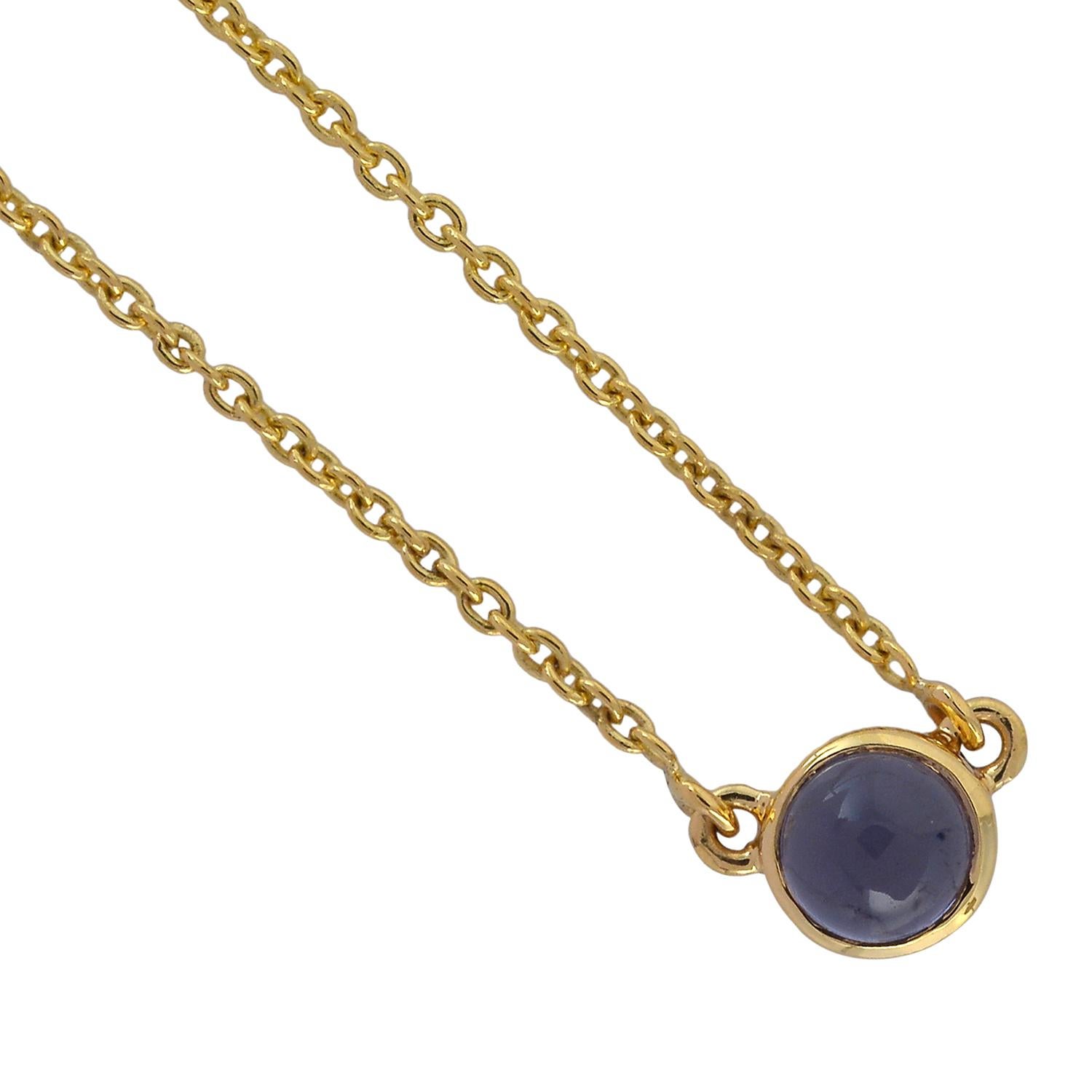 Contemporary Iolite Pendant Chain Necklace Made In 18k yellow Gold For Sale