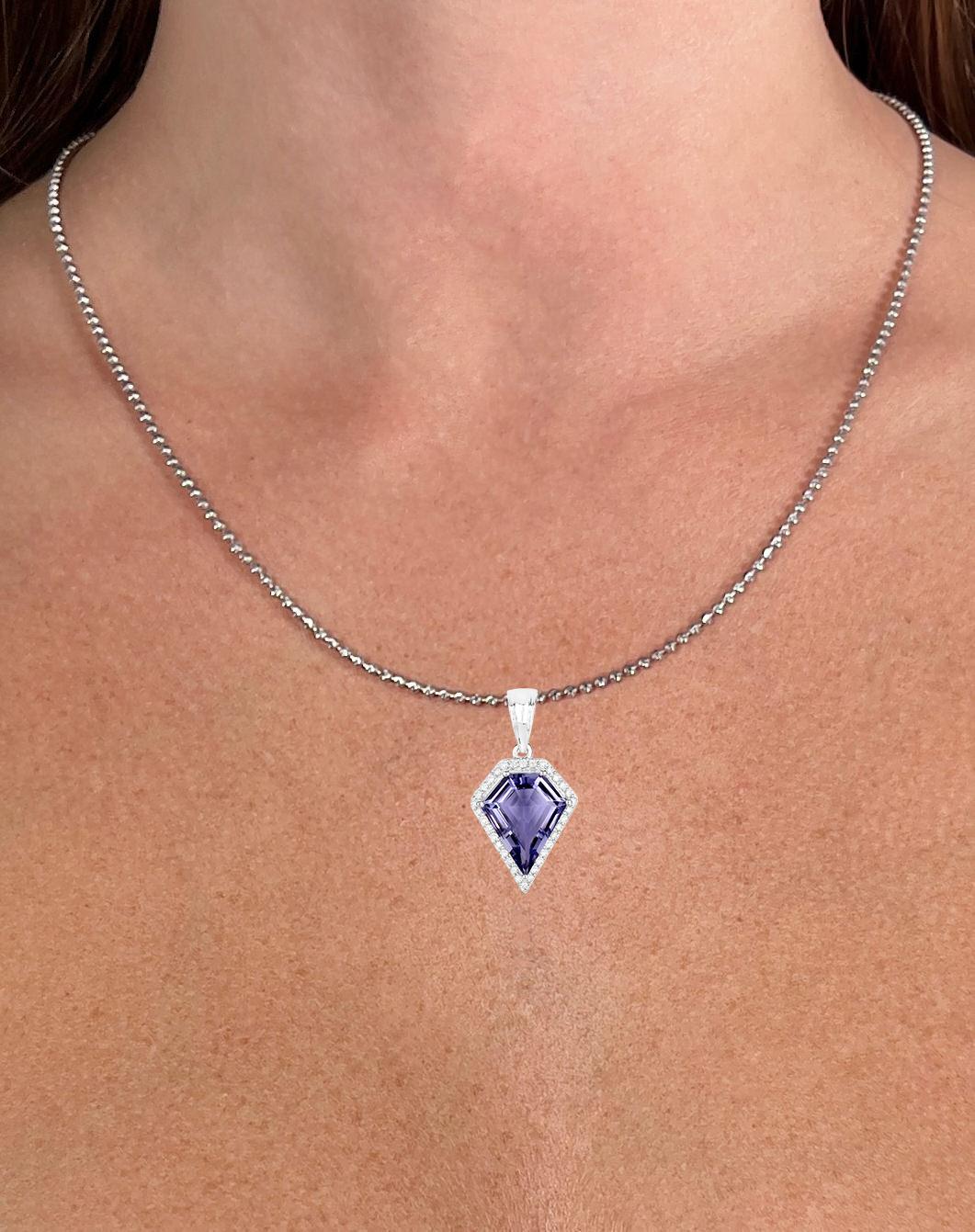 Contemporary Iolite Pendant Necklace With Diamonds 4.65 Carats 14K White Gold For Sale