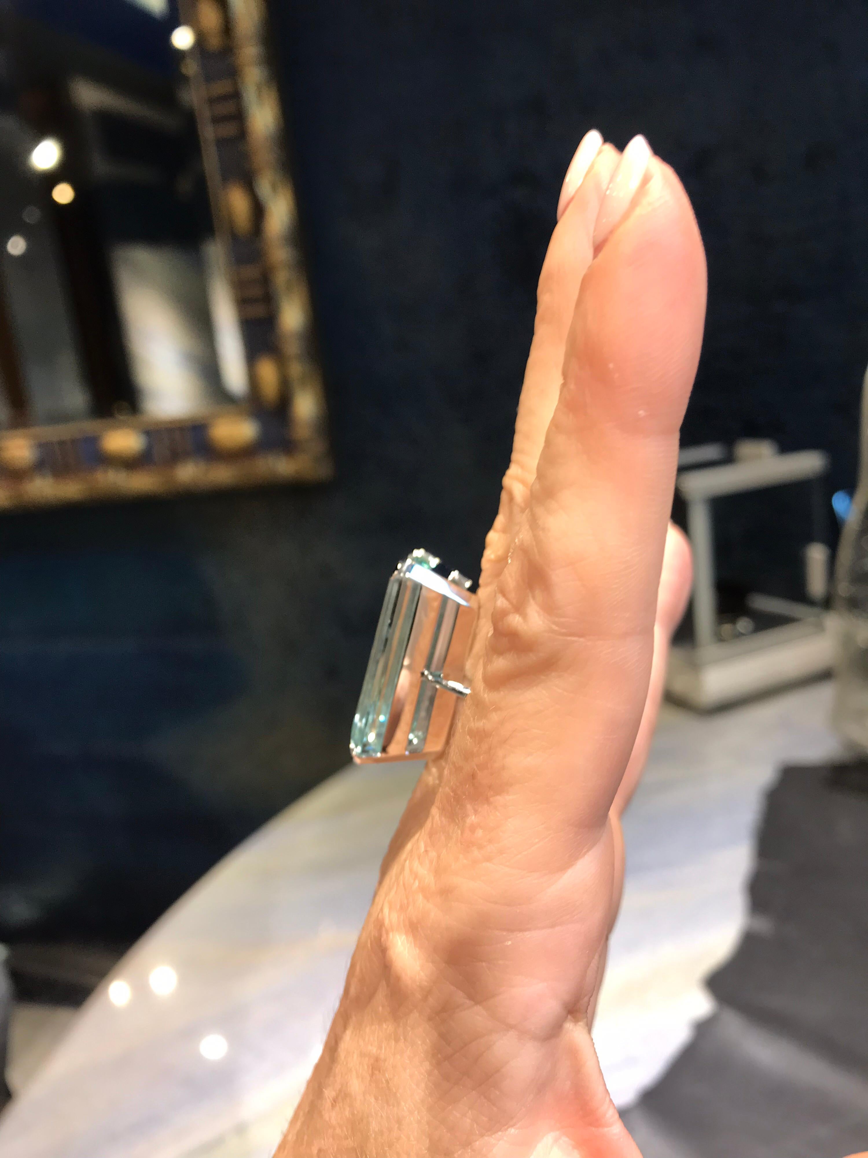 Mercat del Diamant fine jewelry 38.4 Ct Aquamarine Gold Cocktail Ring For Sale 3