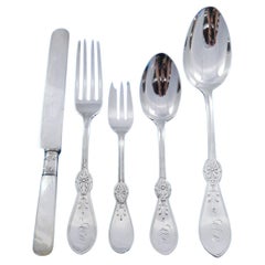 Serviergeschirr, Keramik, Silber und Glas aus den 1930er Jahren