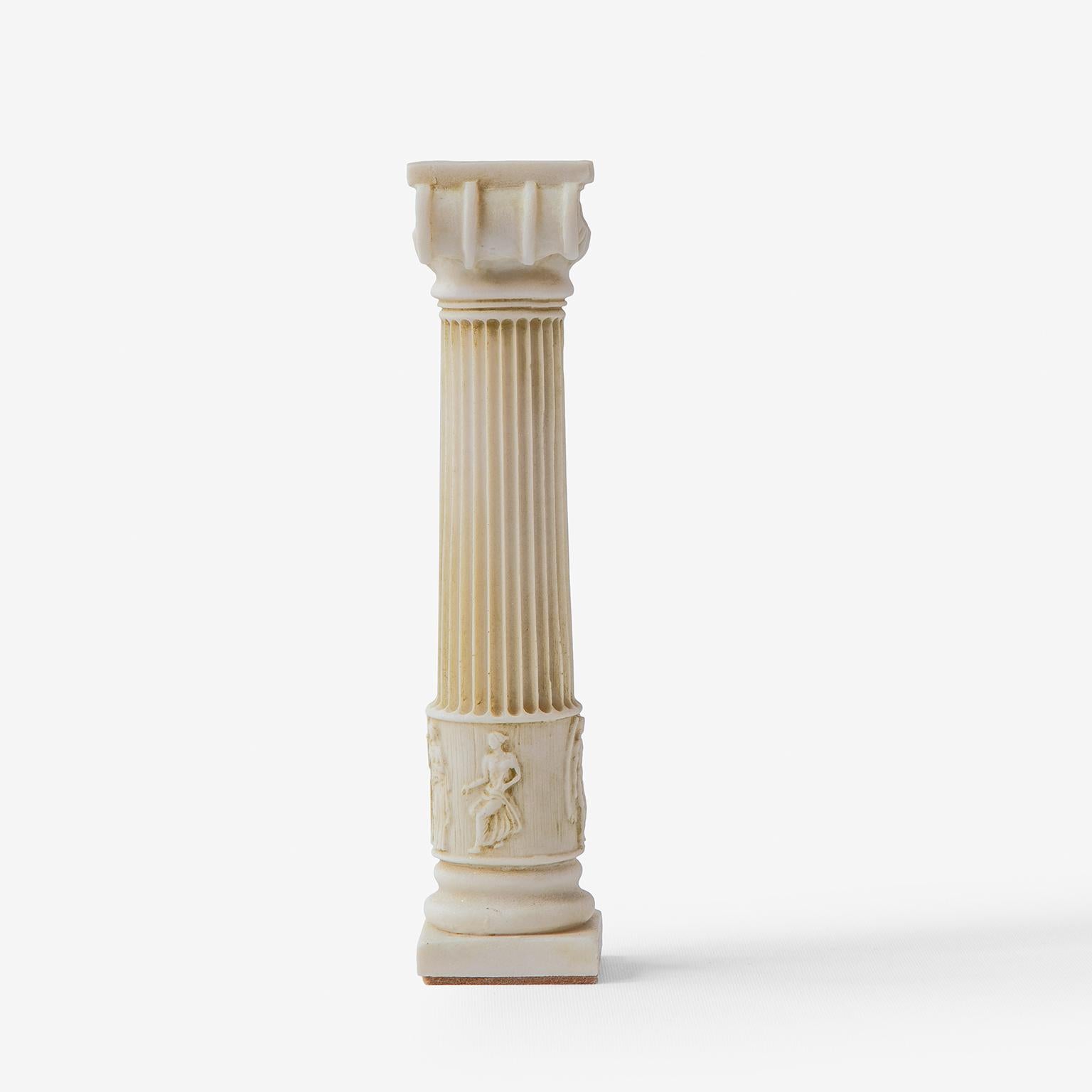 ischer Säulen-Kerzenständer mit Compressed Marmor pulverisiert Nr:2 (Türkisch) im Angebot