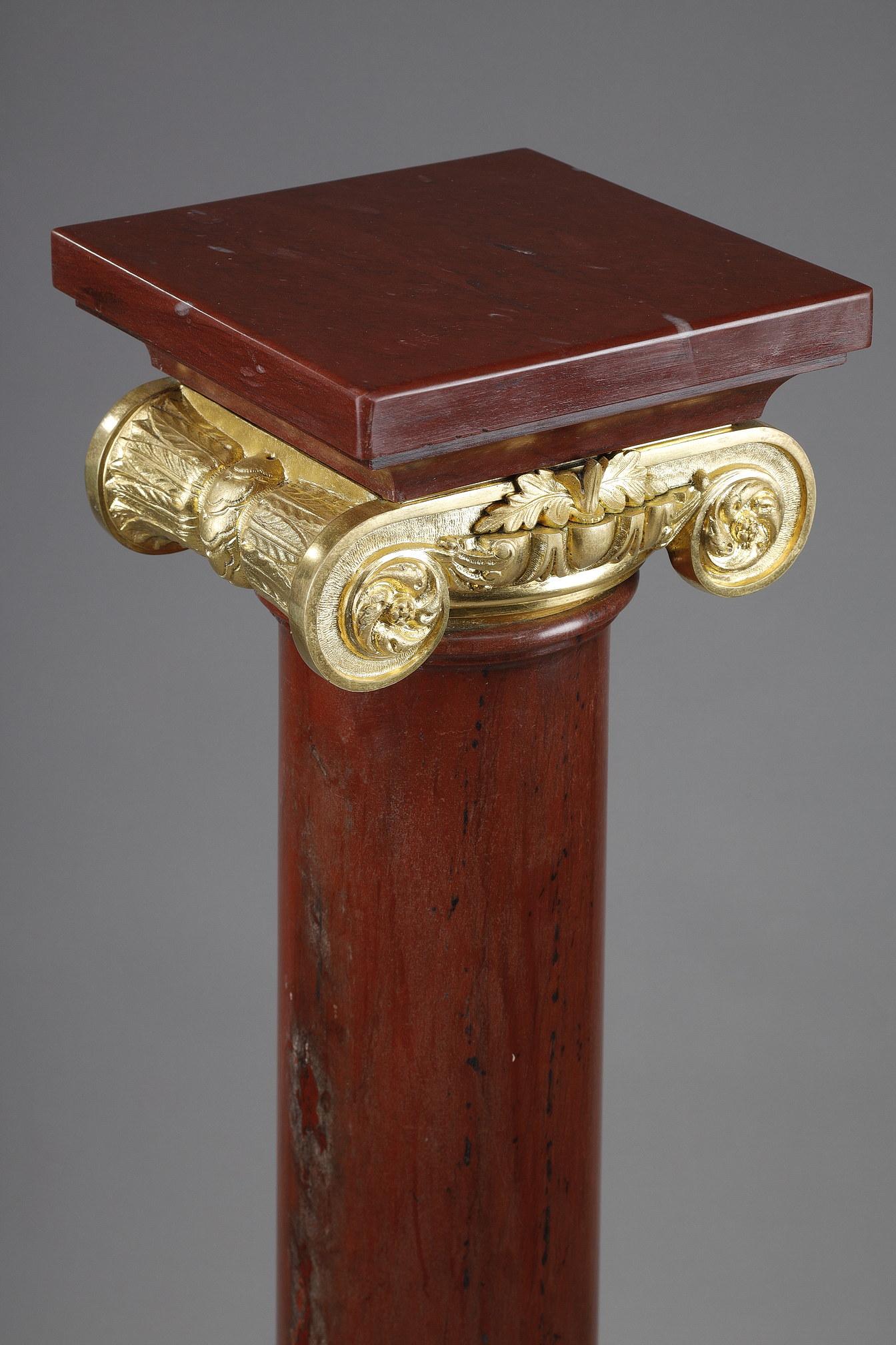 Ionic Column in Red Languedoc Marble and Gilt Bronze In Good Condition For Sale In Paris, FR
