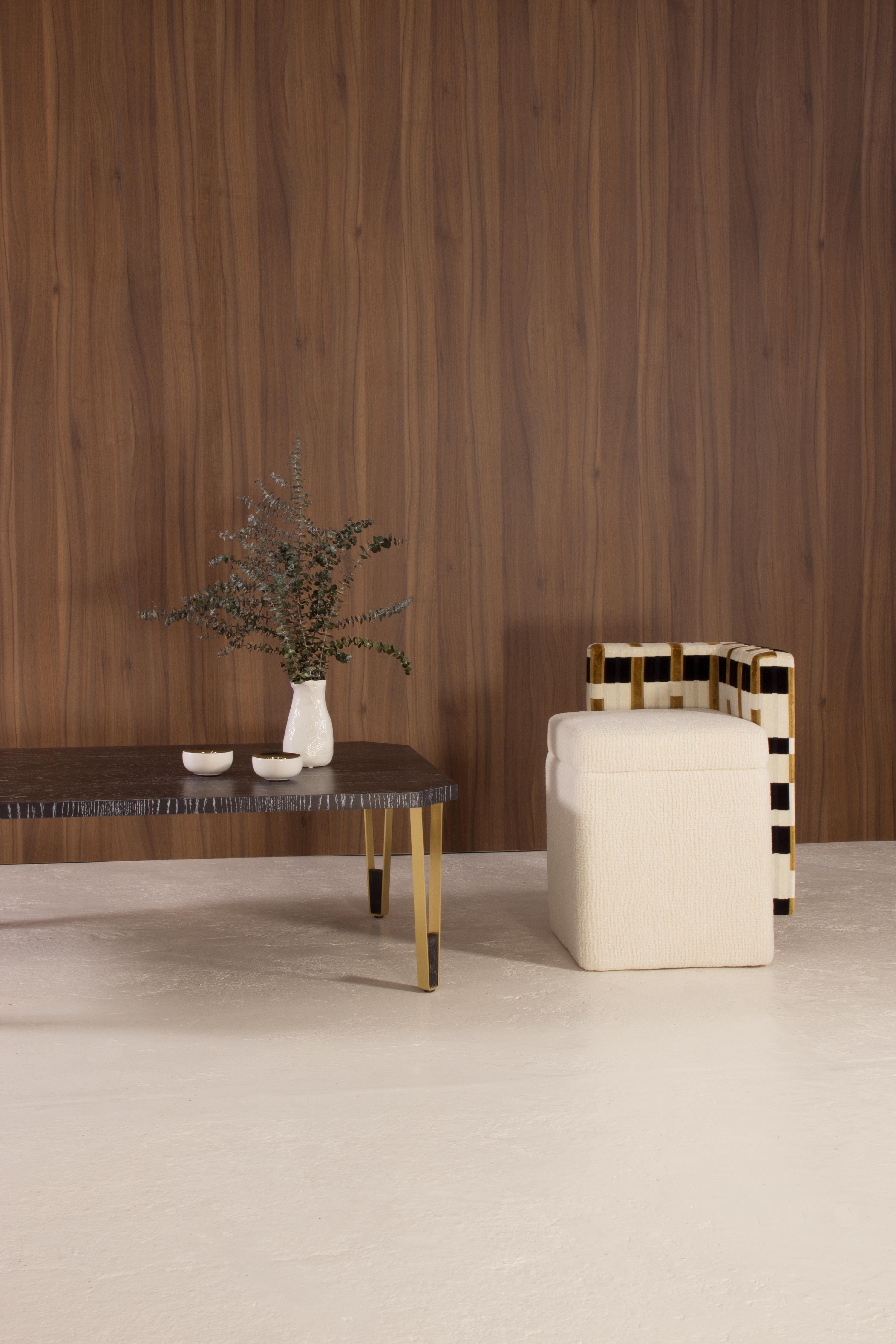 Ionischer rechteckiger Couchtisch (auf Lager), InsidherLand von Joana Santos Barbosa (Messing) im Angebot