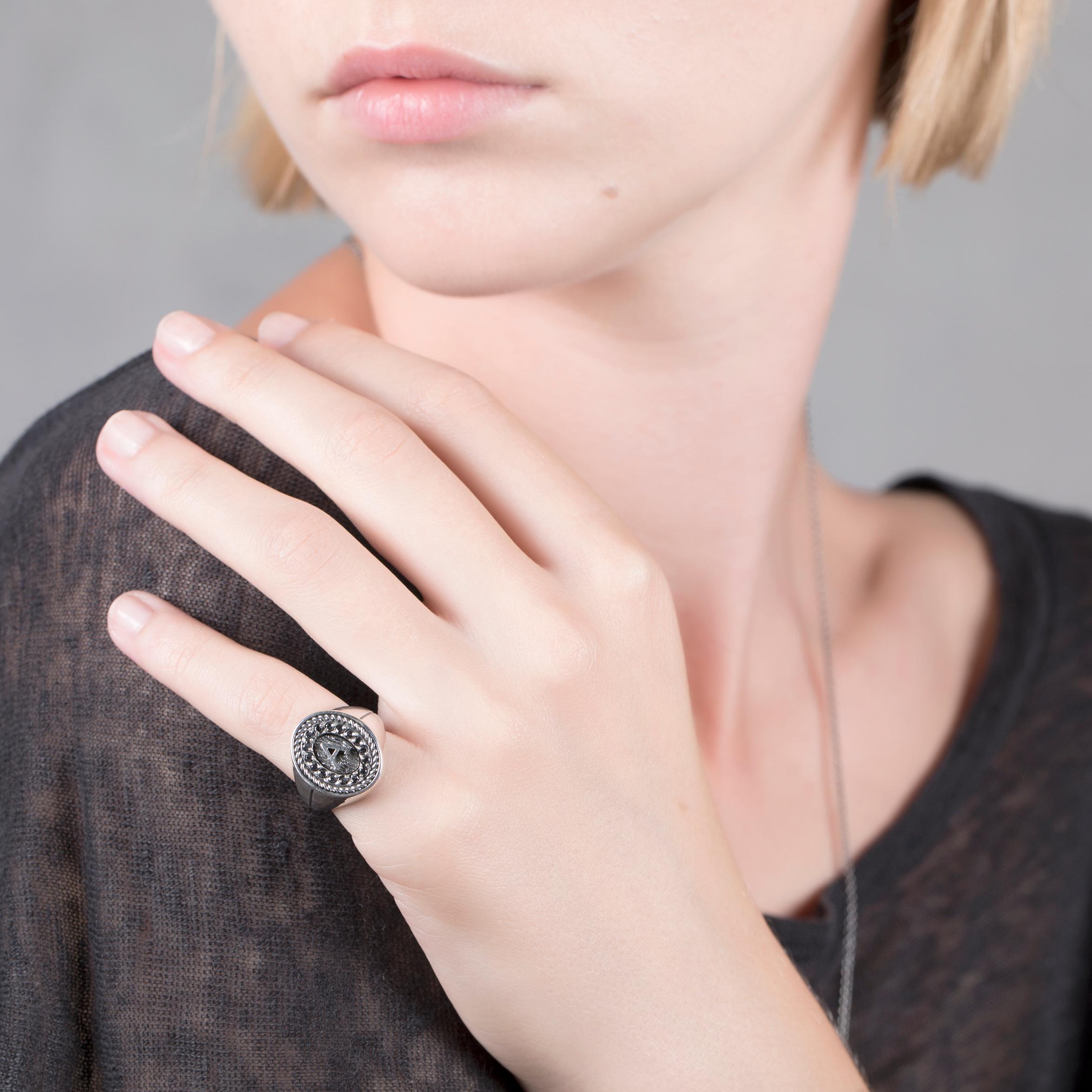 Round Cut 9Carat Gold Initial Signet Ring with Black Diamond Pavé from IOSSELLIANI For Sale