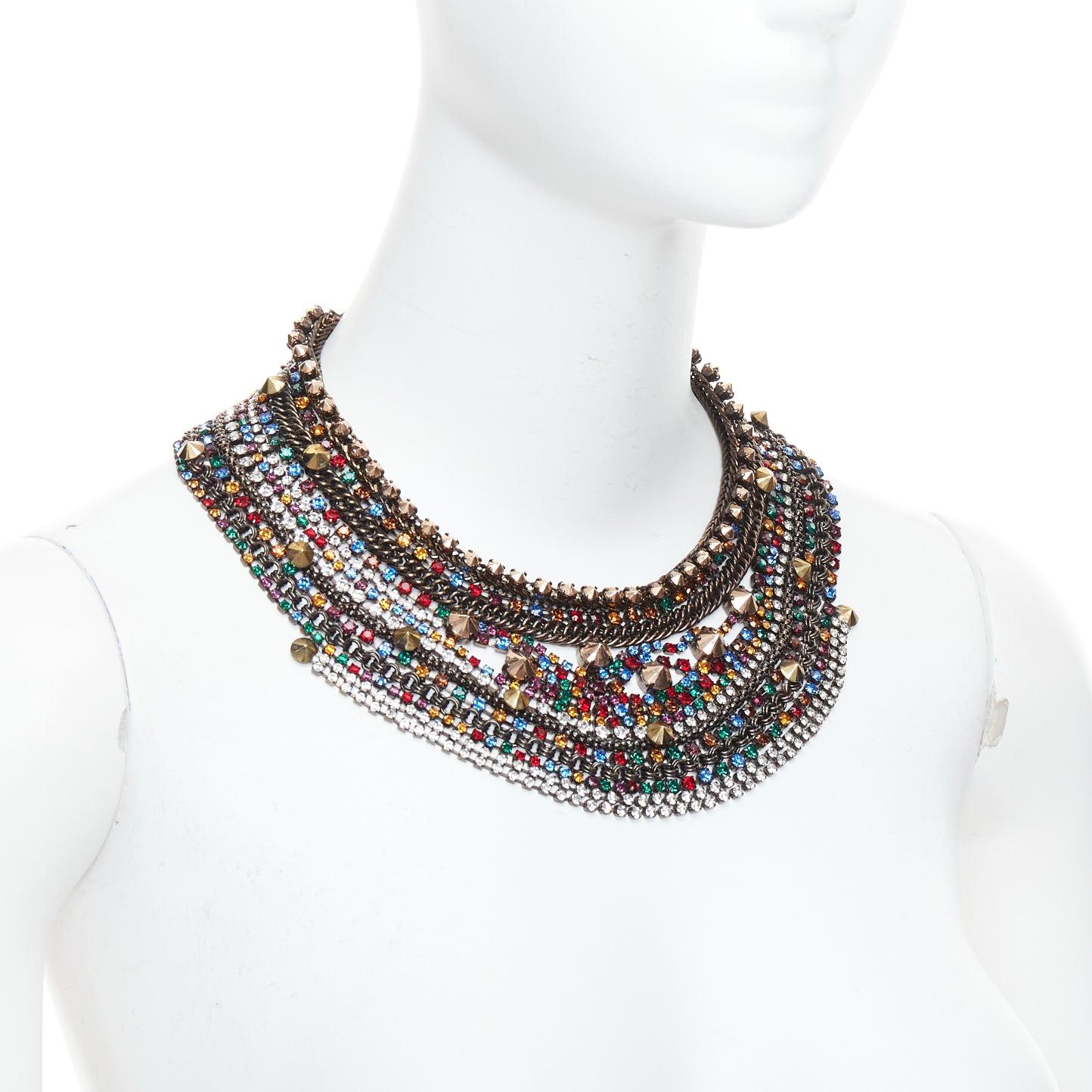 IOSSELLIANI collar de oro con incrustaciones de cristales de strass multicolor en Excelente estado para la venta en Hong Kong, NT