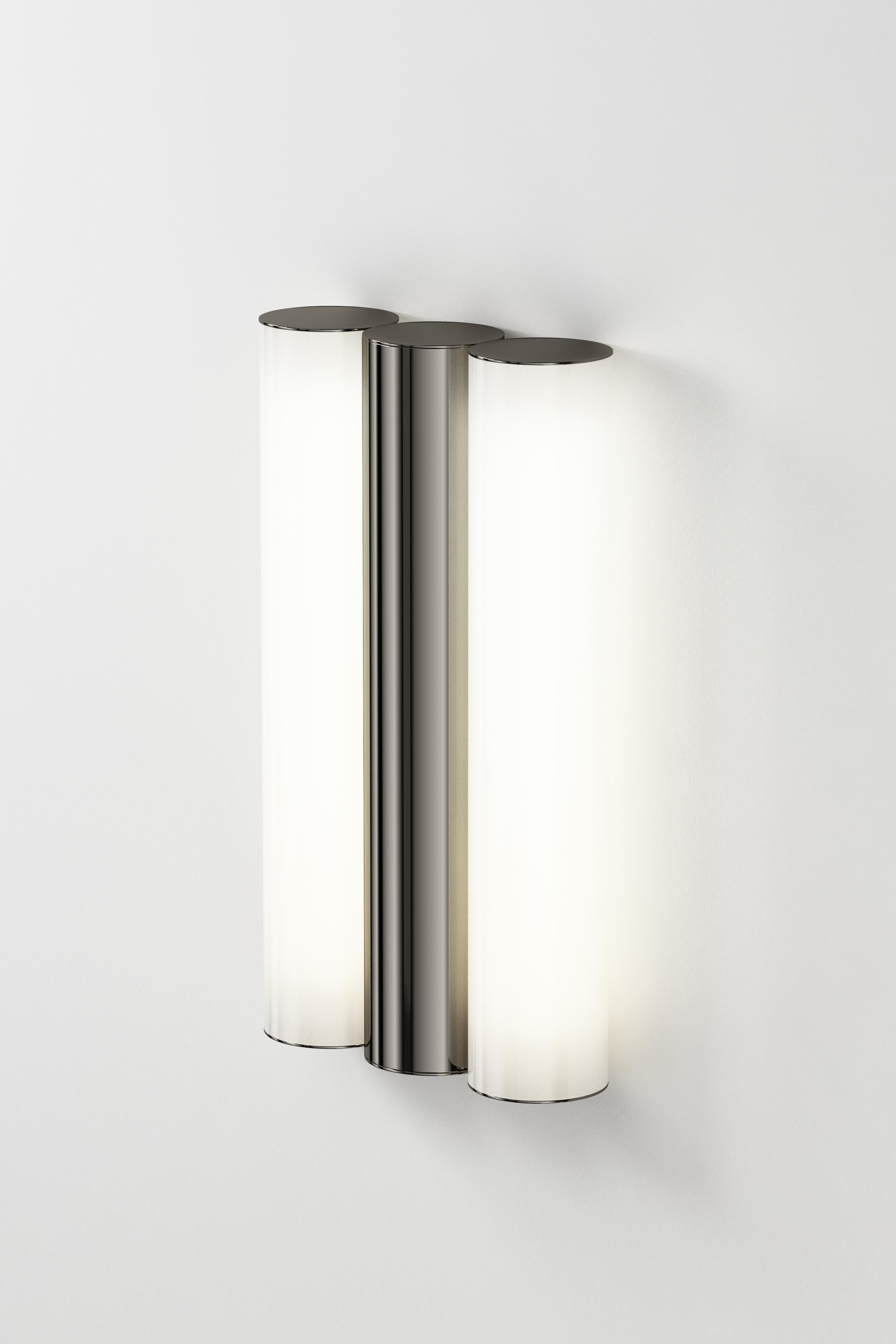 IP gamma polished graphite wall light by Sylvain Willenz
Dimensions: D15.2 x W5 X H28.4 cm
Materials: solid brass, polished graphite
Others finishes are available.

All our lamps can be wired according to each country. If sold to the USA it