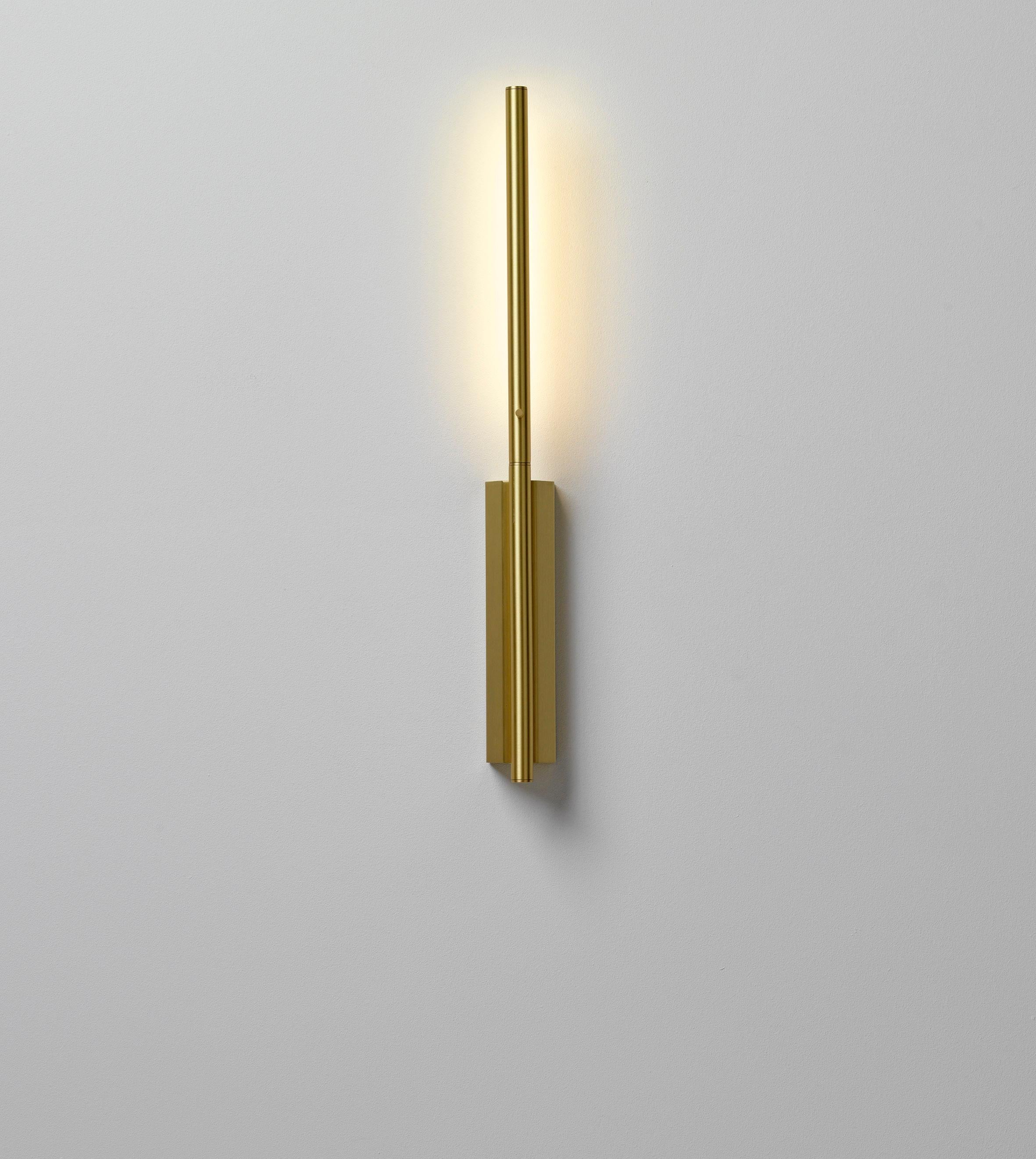 IP Link 410 Polished brass wall light by Emilie Cathelineau
Dimensions: D4.5 x W5 X H41 cm
Materials: Solid brass, Polished Brass, LED, Polycarbonate.
Others finishes and dimensions are available.

All our lamps can be wired according to each
