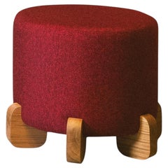 Sgabello imbottito rotondo Ipanema, Red Rubelli, piedi in rovere naturale, metà del secolo scorso