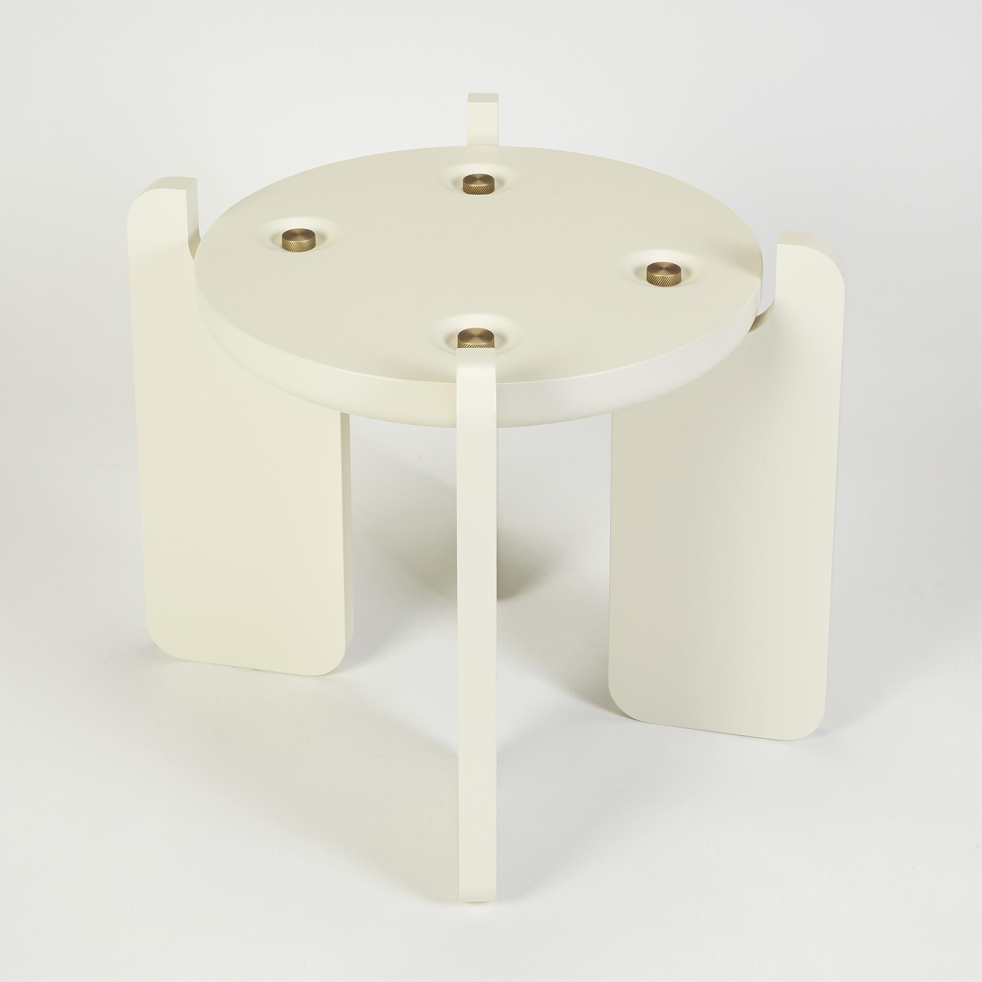 Postmoderne Table d'appoint Ipanema par DUISTT en vente