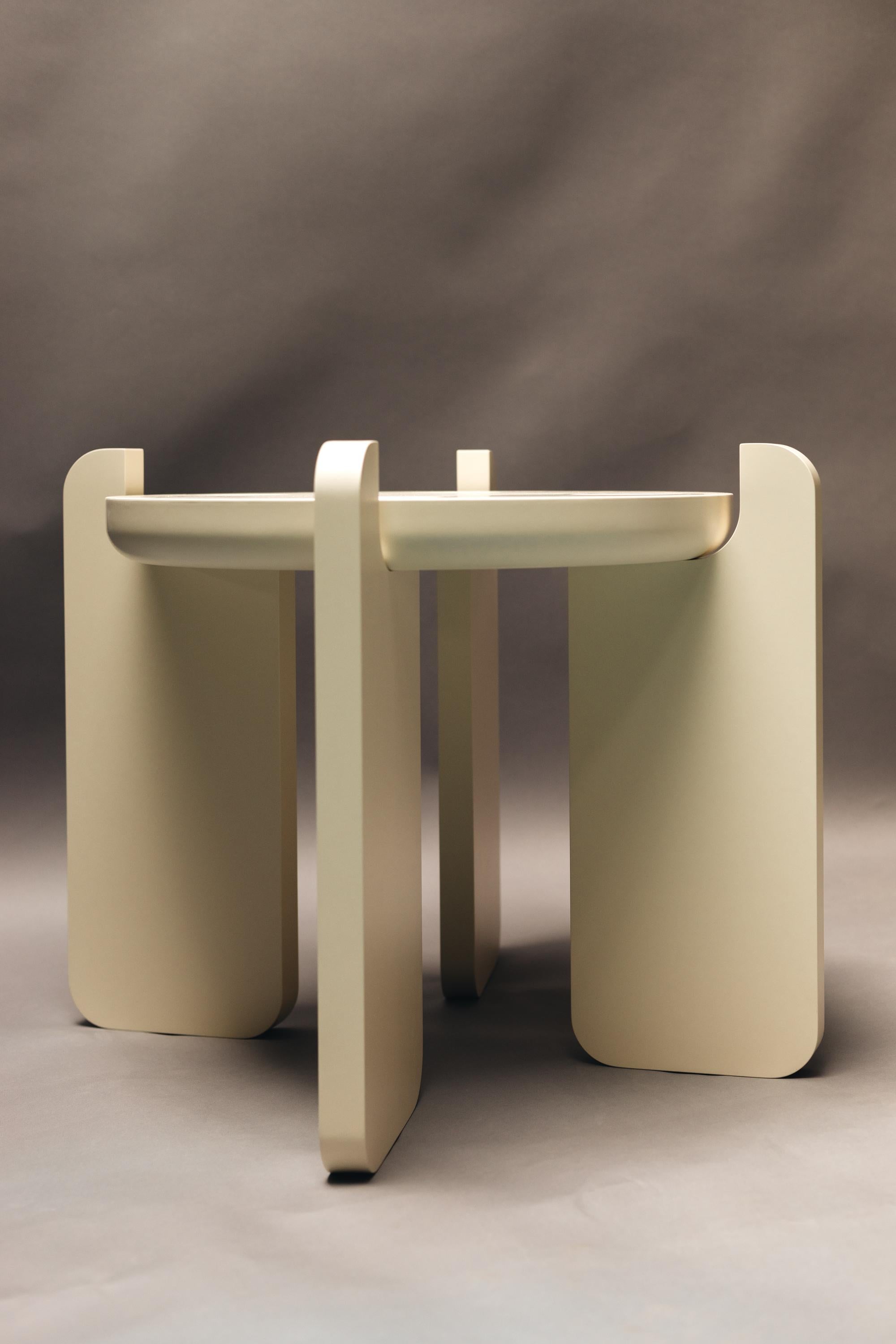 Mid-Century Modern Table d'appoint Ipanema, en bois laqué, fabriquée à la main au Portugal par Duistt en vente