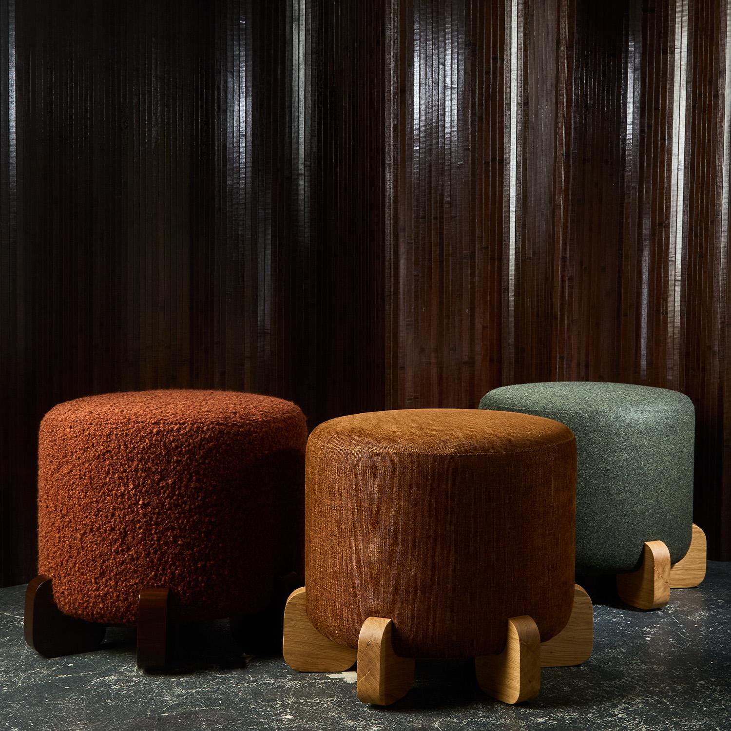 Mid-Century Modern Tabouret Ipanema, pieds en chêne naturel par Duistt en vente