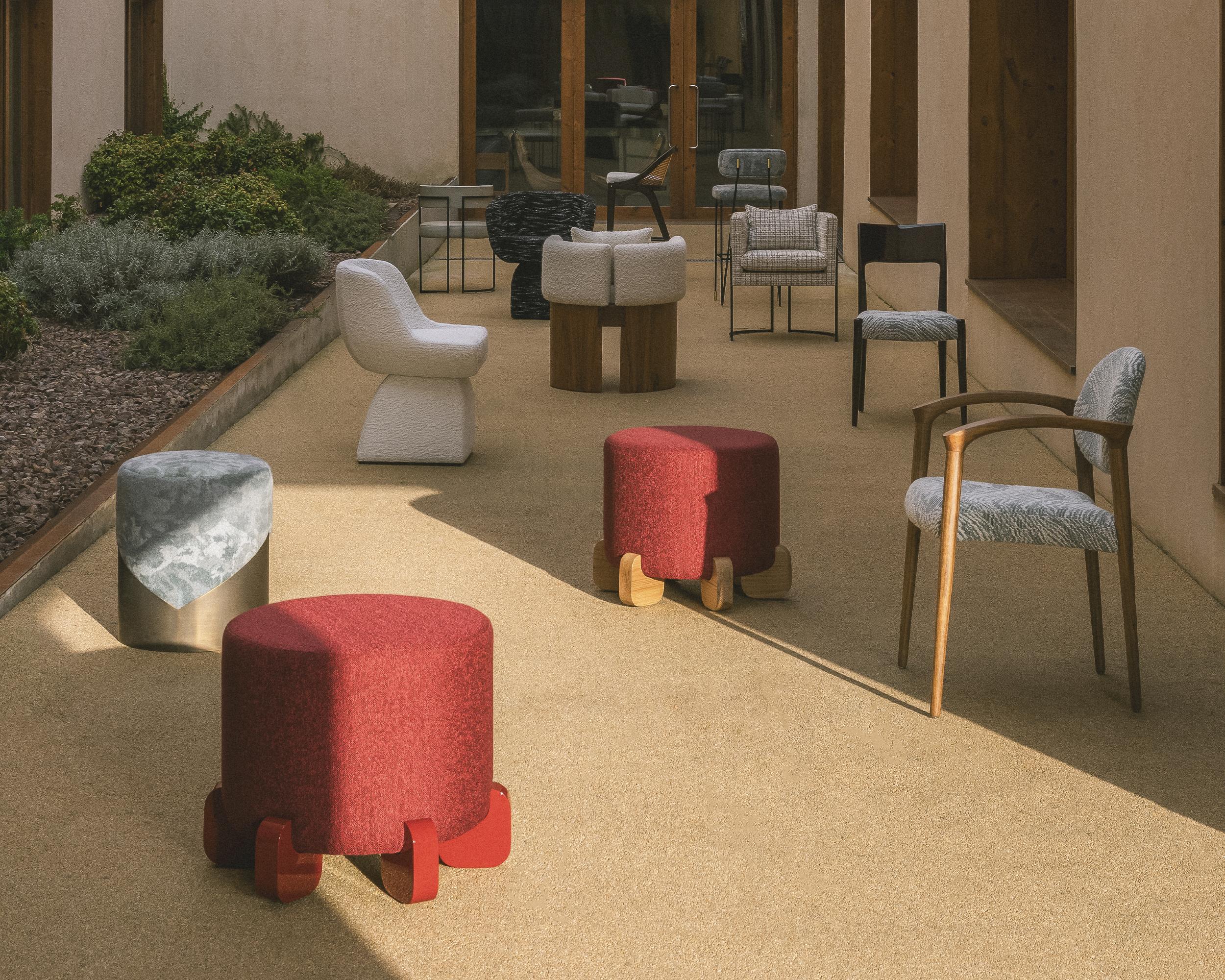 Laqué Tabouret Ipanema, pieds en bois laqué par Duistt en vente