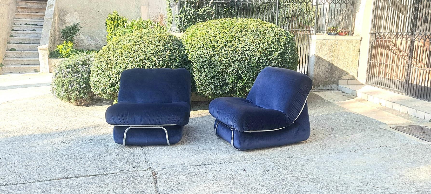 Velvet I.P.E., Pair of Lounge Chairs Model 'Corolla' For Sale