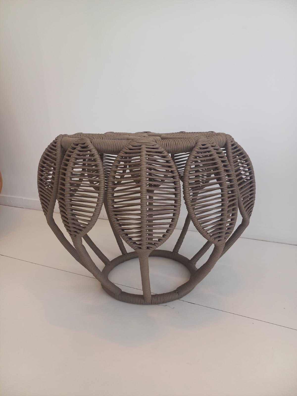 Sergio J. Matos, the designer from the North Eastern State of  Mato Grosso, took his inspiration for the Ipê stool from one of the  icons of the Brazilian ﬂora: the Ipê tree. The stool's steel structure  branches out into stylized leaves that cover