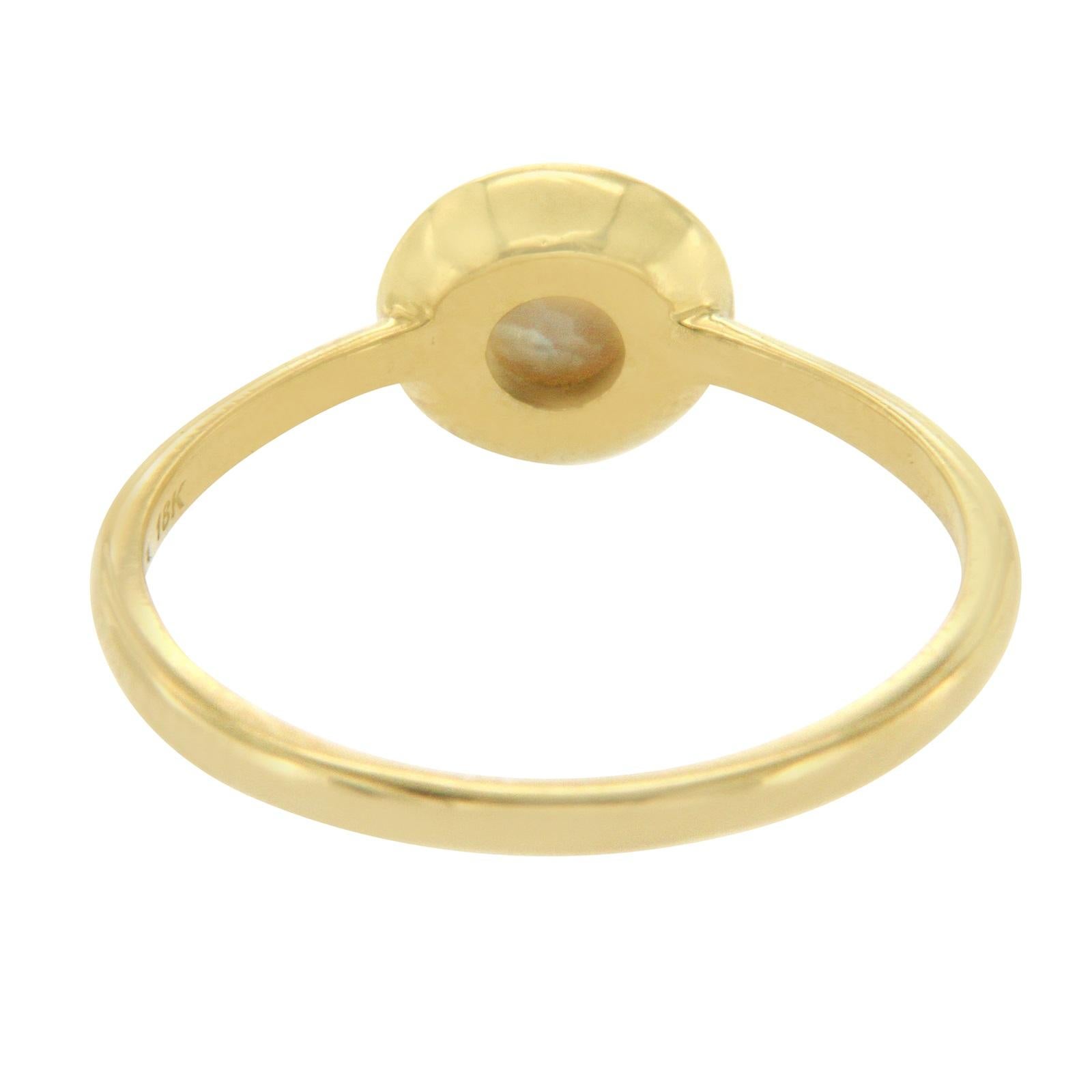 Ippolita 18 Karat Gold Lollipop Mini Mother-of-Pearl and Diamond Ring In Excellent Condition In Los Angeles, CA