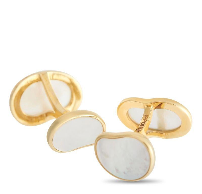 A stunning combination of Mother of Pearl stones and round-cut diamonds totaling 0.60 carats make these Ippolita cufflinks simply unforgettable. Ideal for elevating any suited look, each one measures 0.45