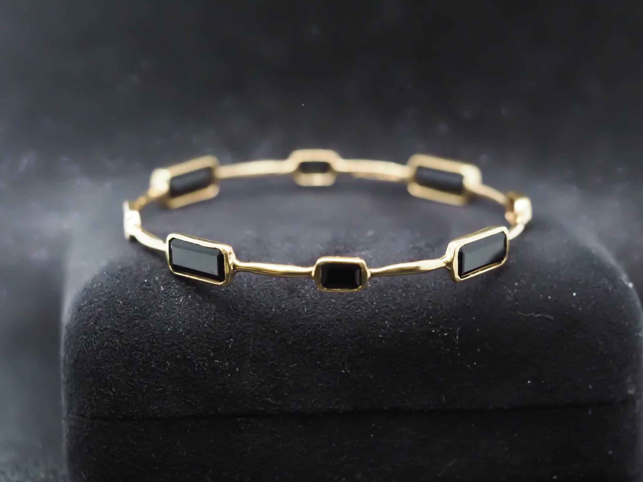 IPPOLITA Bracelet jonc en or jaune 18 carats, onyx et finition martelée Excellent état - En vente à Hicksville, NY