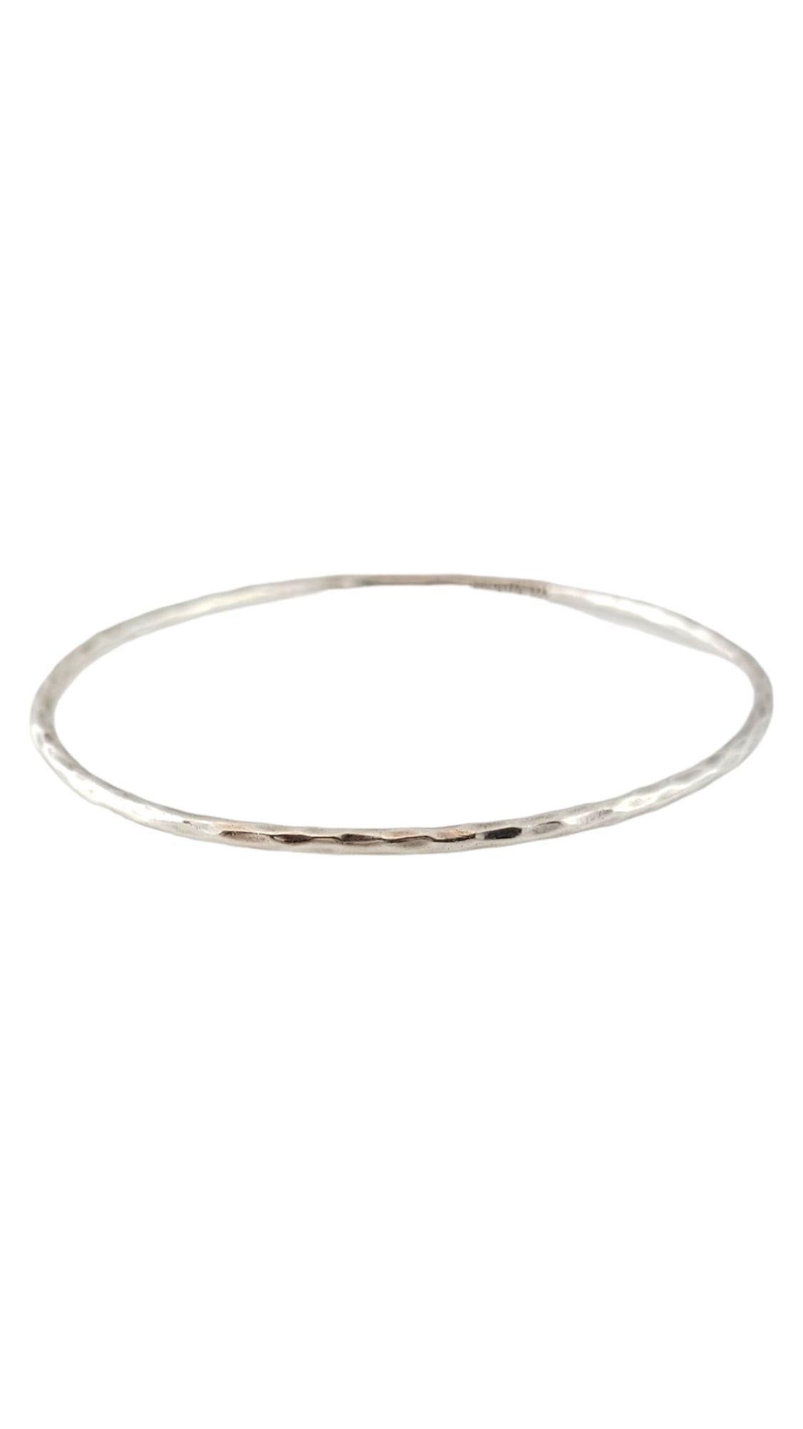 Ippolita 925 Sterling Silver Hammered Bangle

This gorgeous 925 sterling silver hammered bangle is by designer Ippolita!

Size: 7.5
