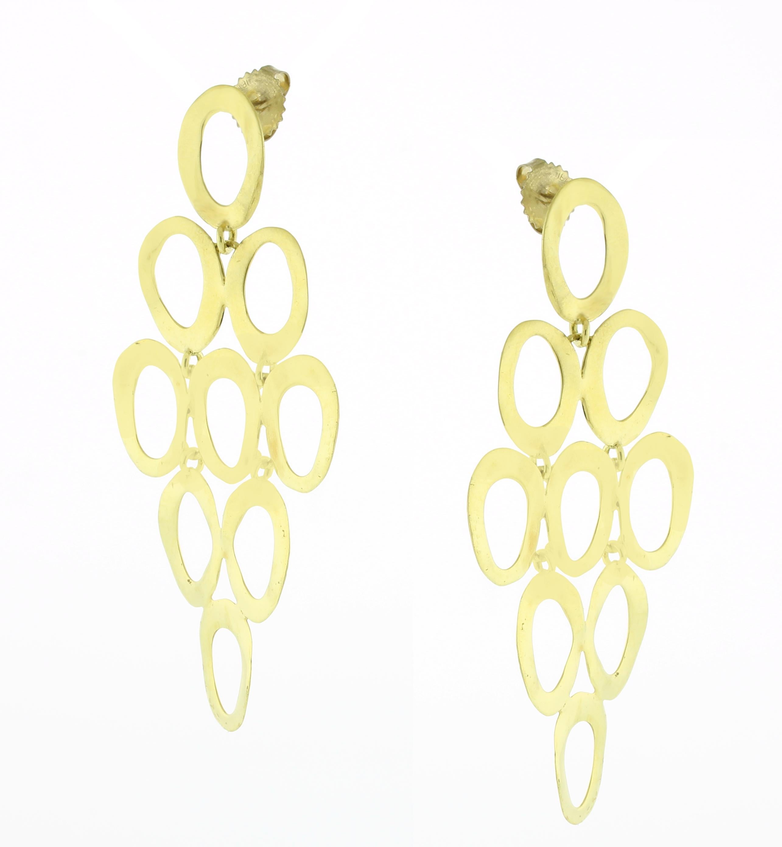 From Ippolita, these 18 karat yellow gold earrings are from the Classico Collection.
• Metal: 18kt Yellow Gold
• Circa: 2020s
• Weight: 8.7 grams
• Length: 2.5inches
• Width: 1.18inches
• Packaging: Pampillonia presentation box
• Condition: Excellent