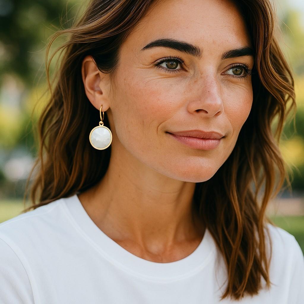 Ippolita Lollipop Collection 18K Yellow Gold Opaque White Crystal Earrings In Good Condition For Sale In New York, NY