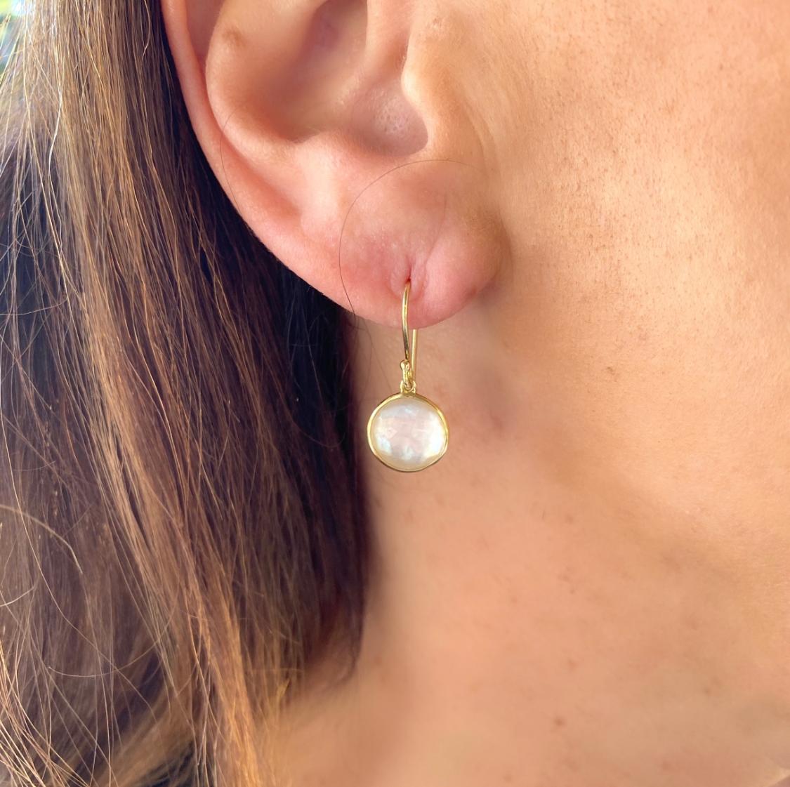 Ippolita Lollipop Mother of Pearl & Yellow Gold Earrings In Excellent Condition In San Francisco, CA