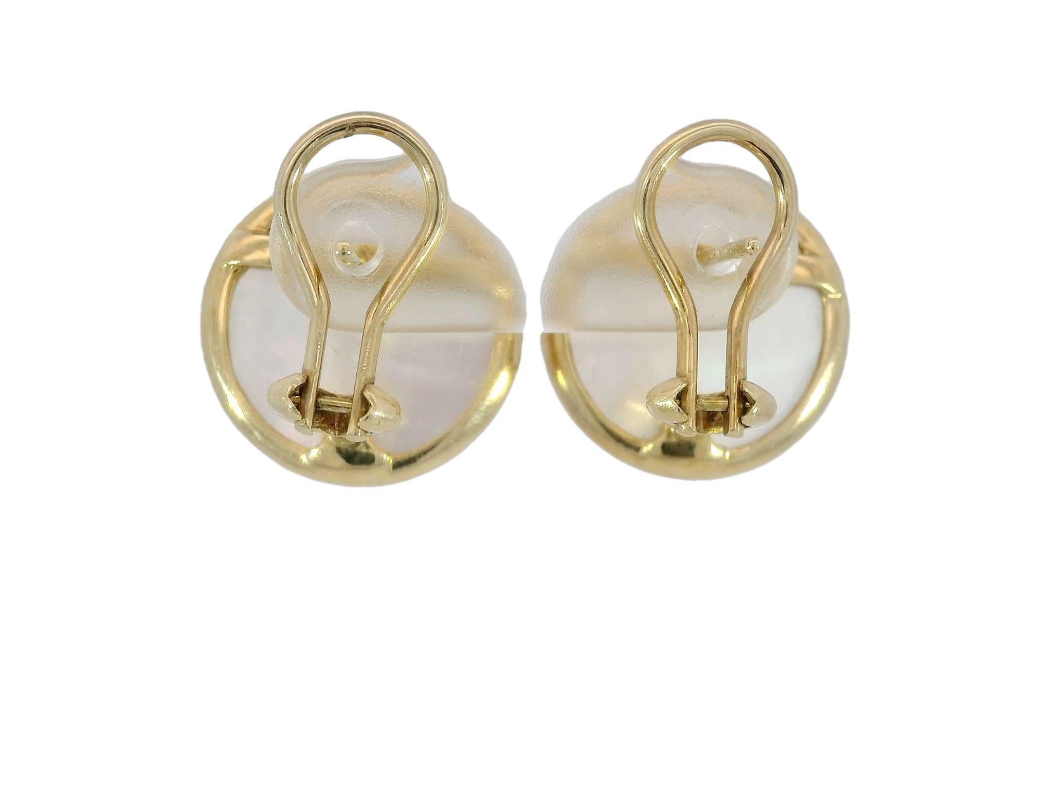 Modern Ippolita Lollipop Round Mother of Pearl Clip on Earrings in 18 Karat Gold