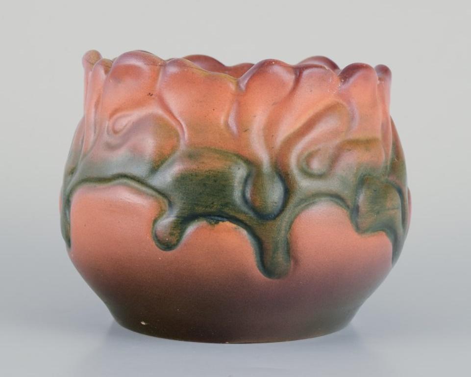 Danois Ipsen's, Danemark. Jarre Art Nouveau en céramique. Années 1920/1930. en vente