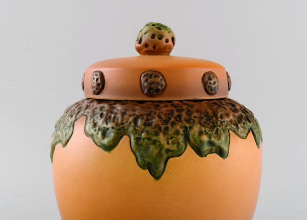 Danois Vase à couvercle Ipsen's, Danemark, en céramique peinte et émaillée à la main, années 1920/30 en vente