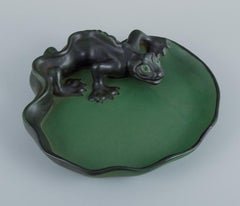 Ipsens, Denmark. Rare Dish in Hand Painted Glazed Ceramic with a Lizard