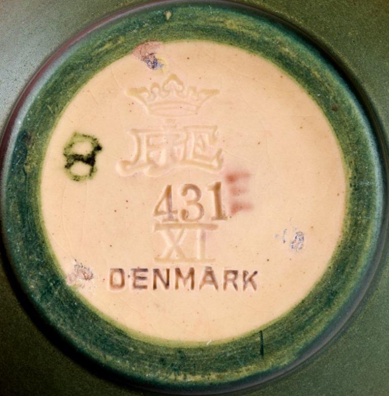 Céramique Ipsen's, Danemark. Deux petits vases à glaçure dans des tons orange-vert. en vente