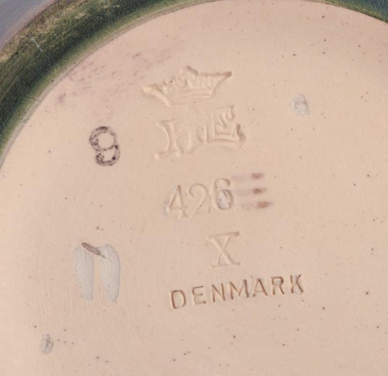 Céramique Le Danemark d'Ipsen.  Vase en céramique émaillée avec motif de paysage. en vente
