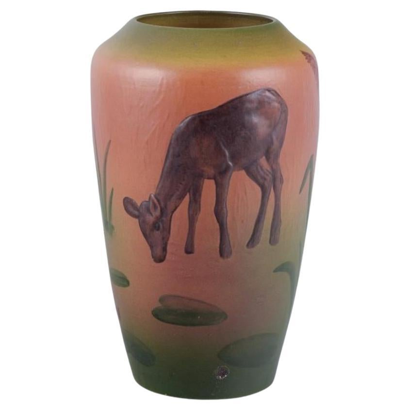 La Danimarca di Ipsen. Vaso con cervo e anatra selvatica. Anni '20-'30
