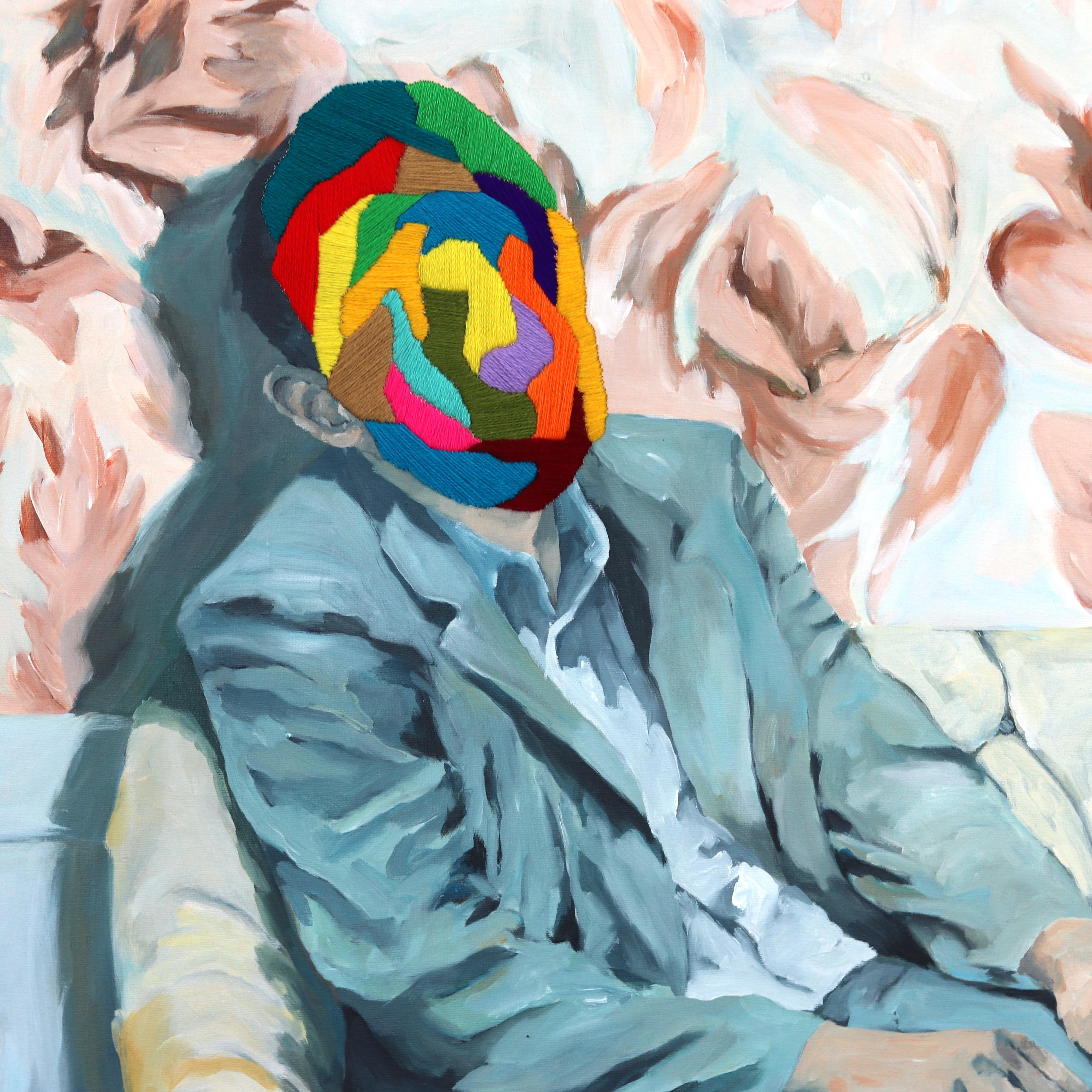 Die surrealen figurativen Gemälde von Iqi Qoror bestechen durch ihre erdige Farbpalette, die durch fluoreszierende Textilstickereien aufgelockert wird. Seine Werke kreisen um Fragen des Vertrauens, durchsetzt mit Fragmenten der Moderne, denen er