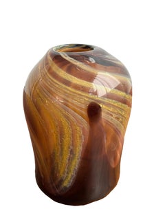 Braune Vase, mundgeblasene Glasskulptur von Ira Sapir