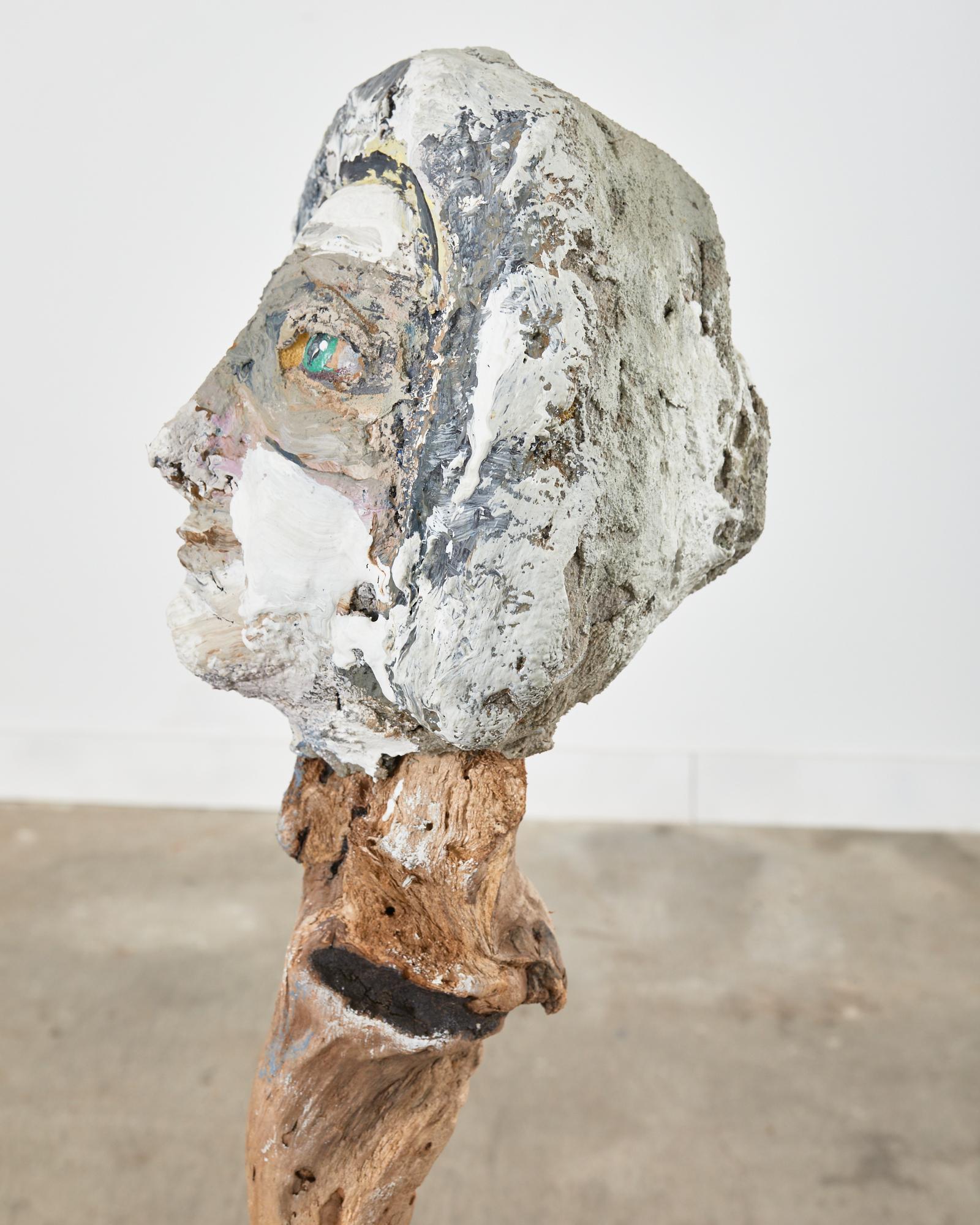 Escultura cabeza de payaso Pierrot de Ira Yeager montada sobre peana Concreto en venta