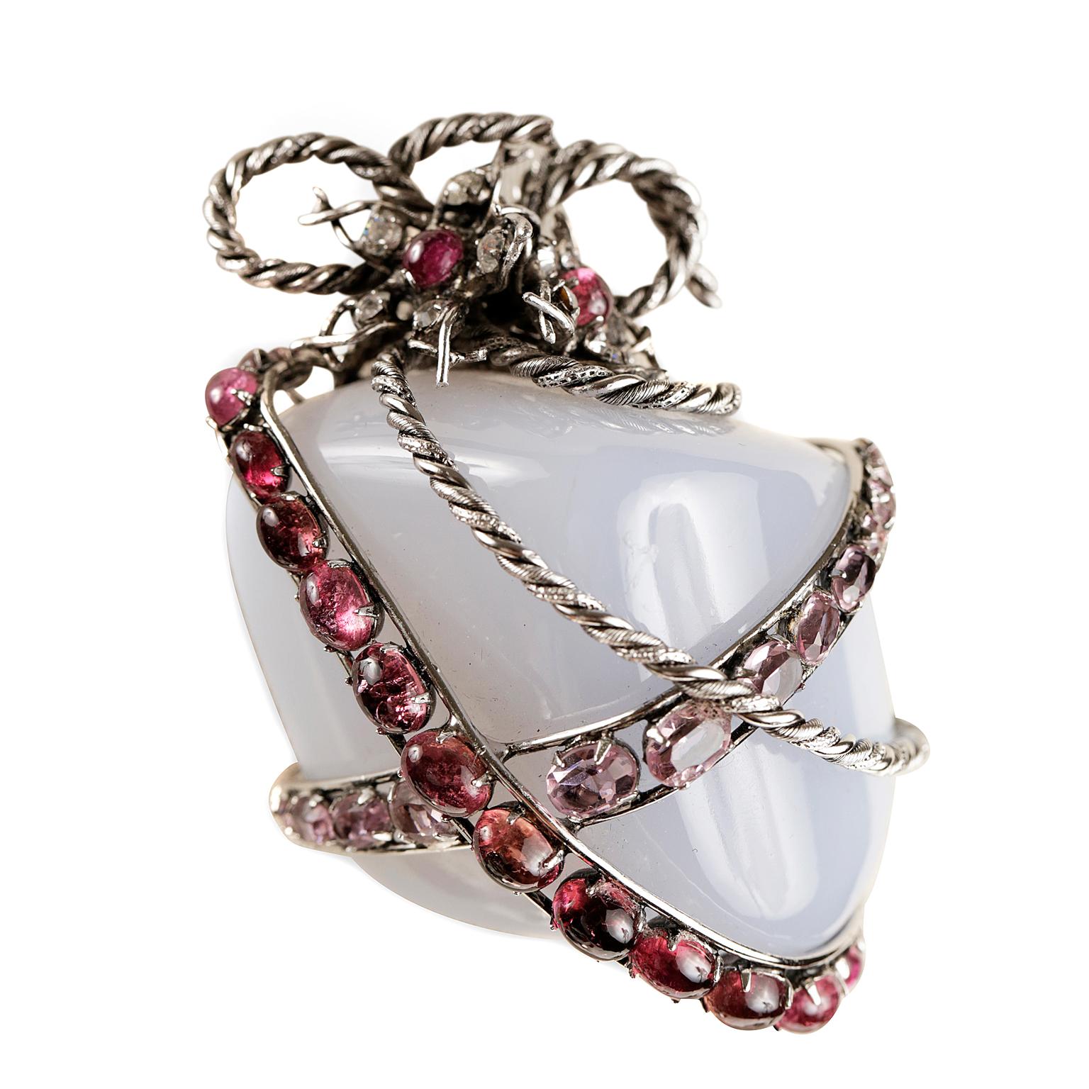 Femenino o masculino Broche Iradj Moini de calcedonia y amatista en venta