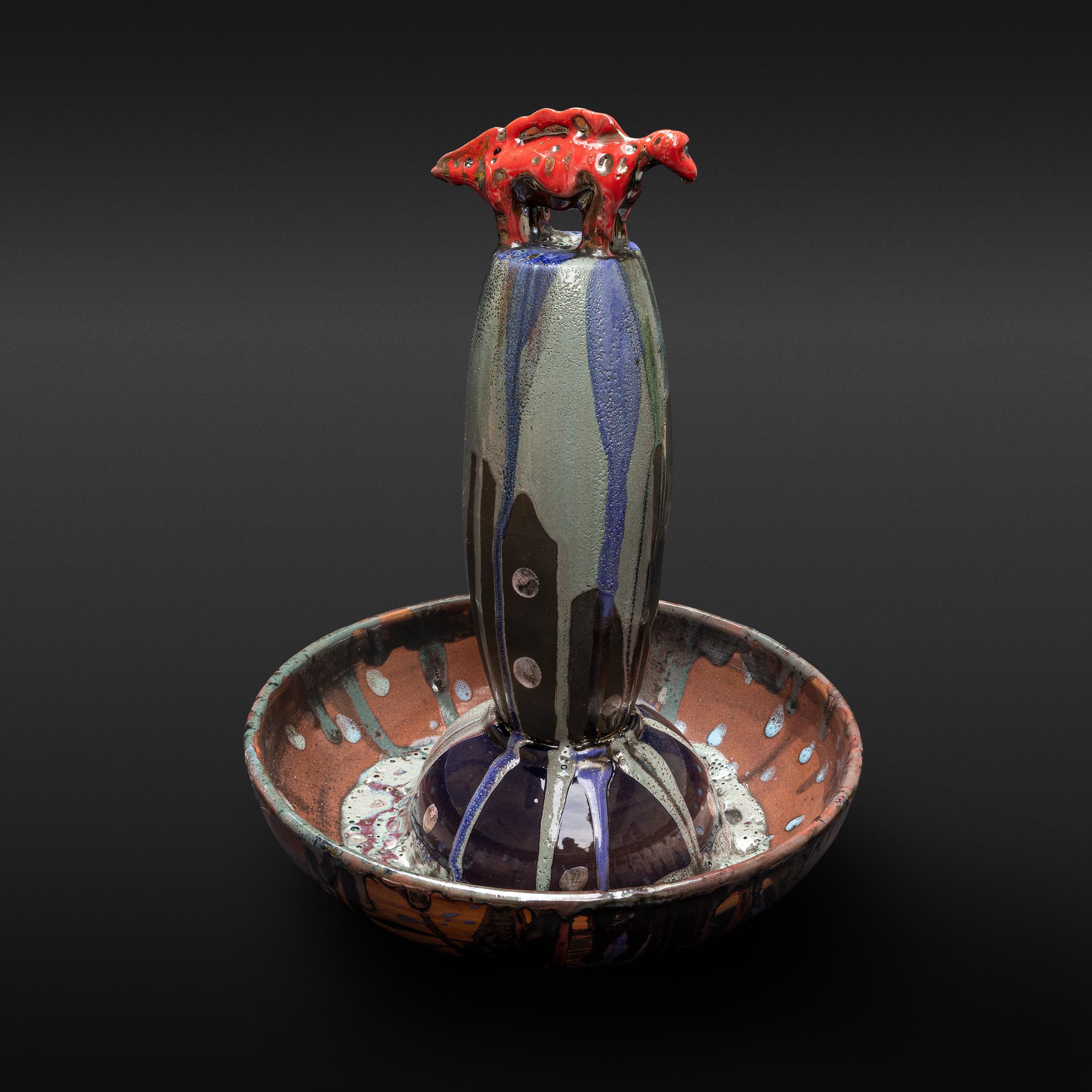 Ceramica smaltata

Irakli Nasidze è un artista franco-georgiano nato nel 1973 che vive e lavora tra Parigi, Francia e Tbilisi, Georgia. Alla Scuola di Belle Arti di Tbilisi ha ricevuto una formazione completa nel campo della moda e dell'arte. In