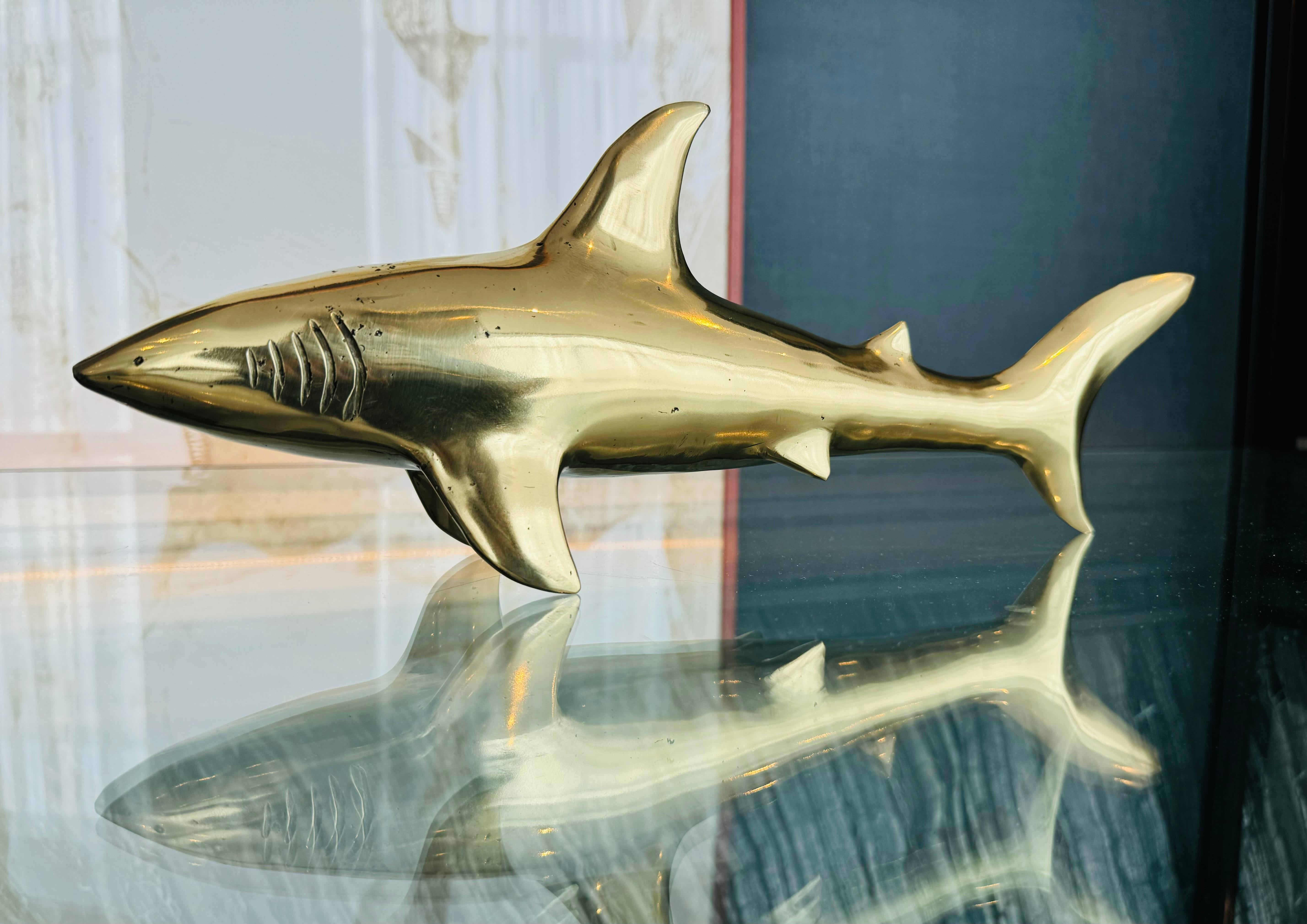 Scultura contemporanea georgiana di Irakli Tsuladze - Squalo in vendita 4