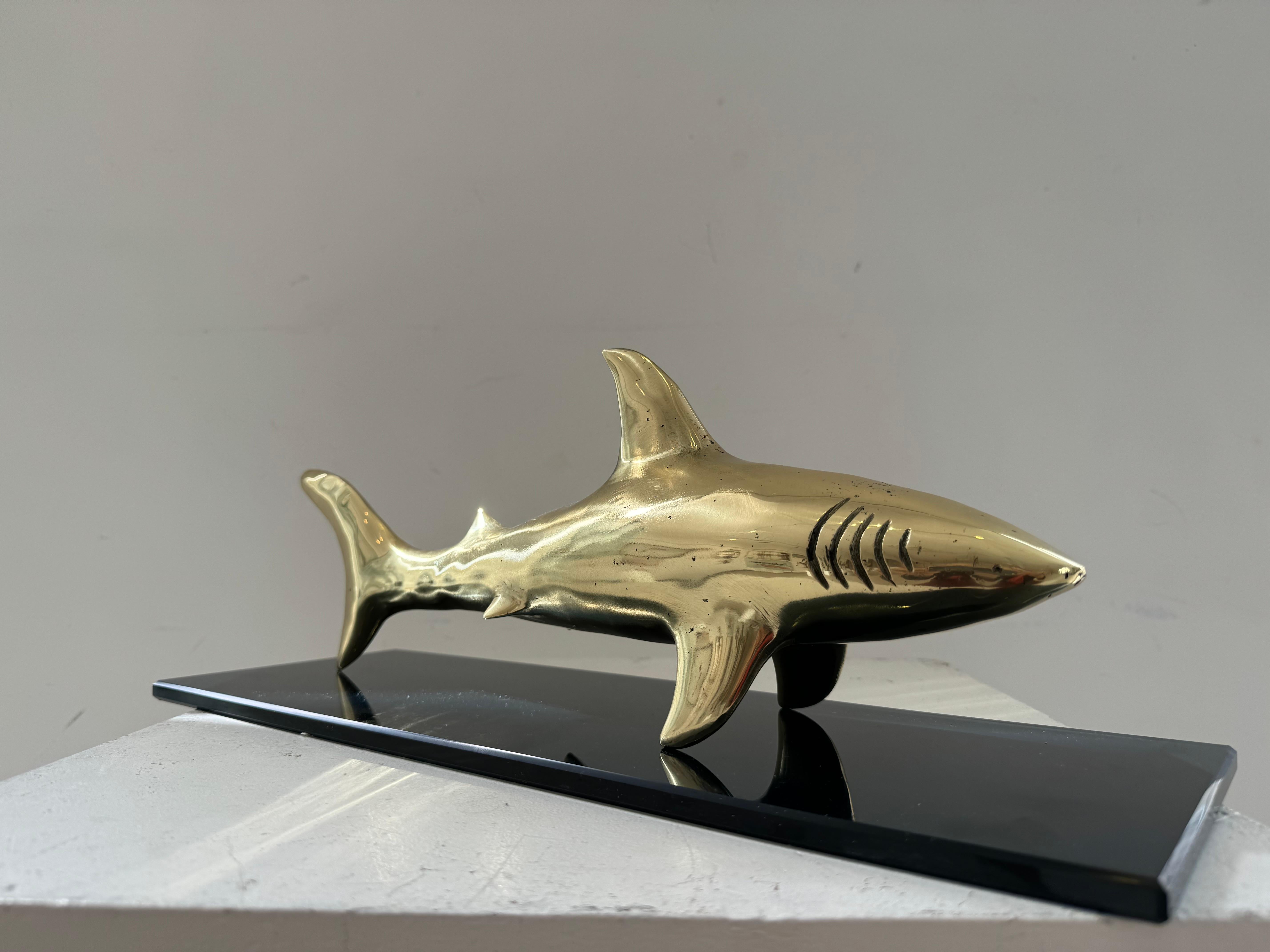 Scultura contemporanea georgiana di Irakli Tsuladze - Squalo in vendita 7