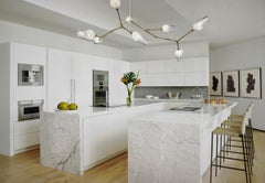 Irami Porcelain and Brass 8 Lights Chandelier by Aggiolight