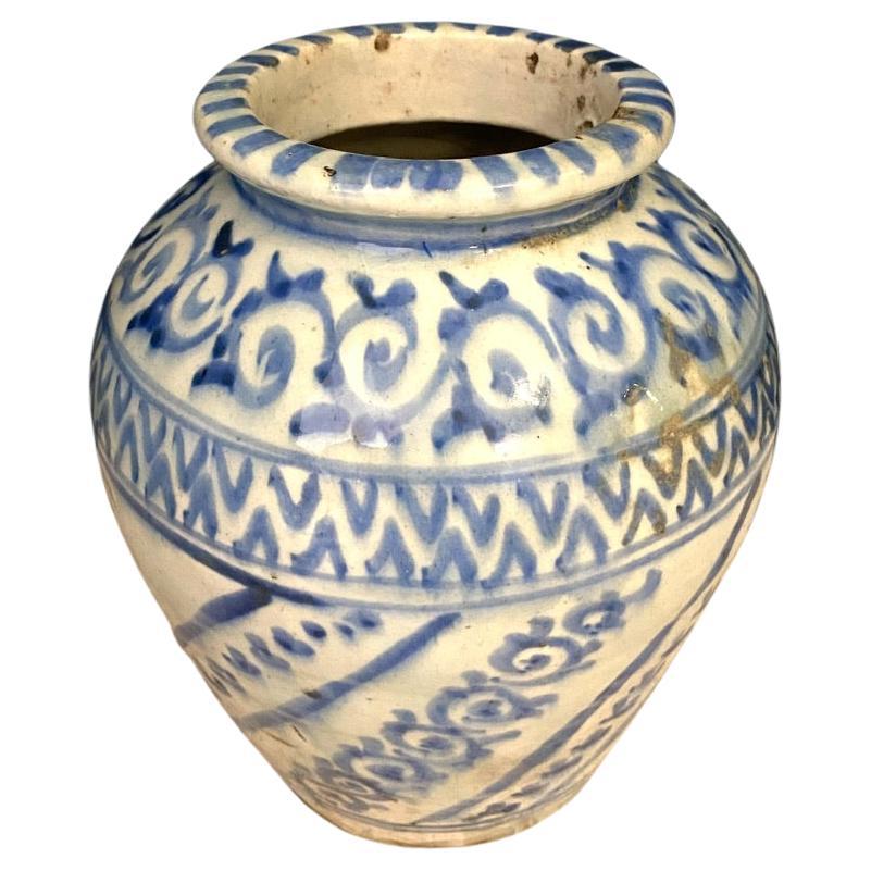 Vase iranien safavide du 19e siècle en vente