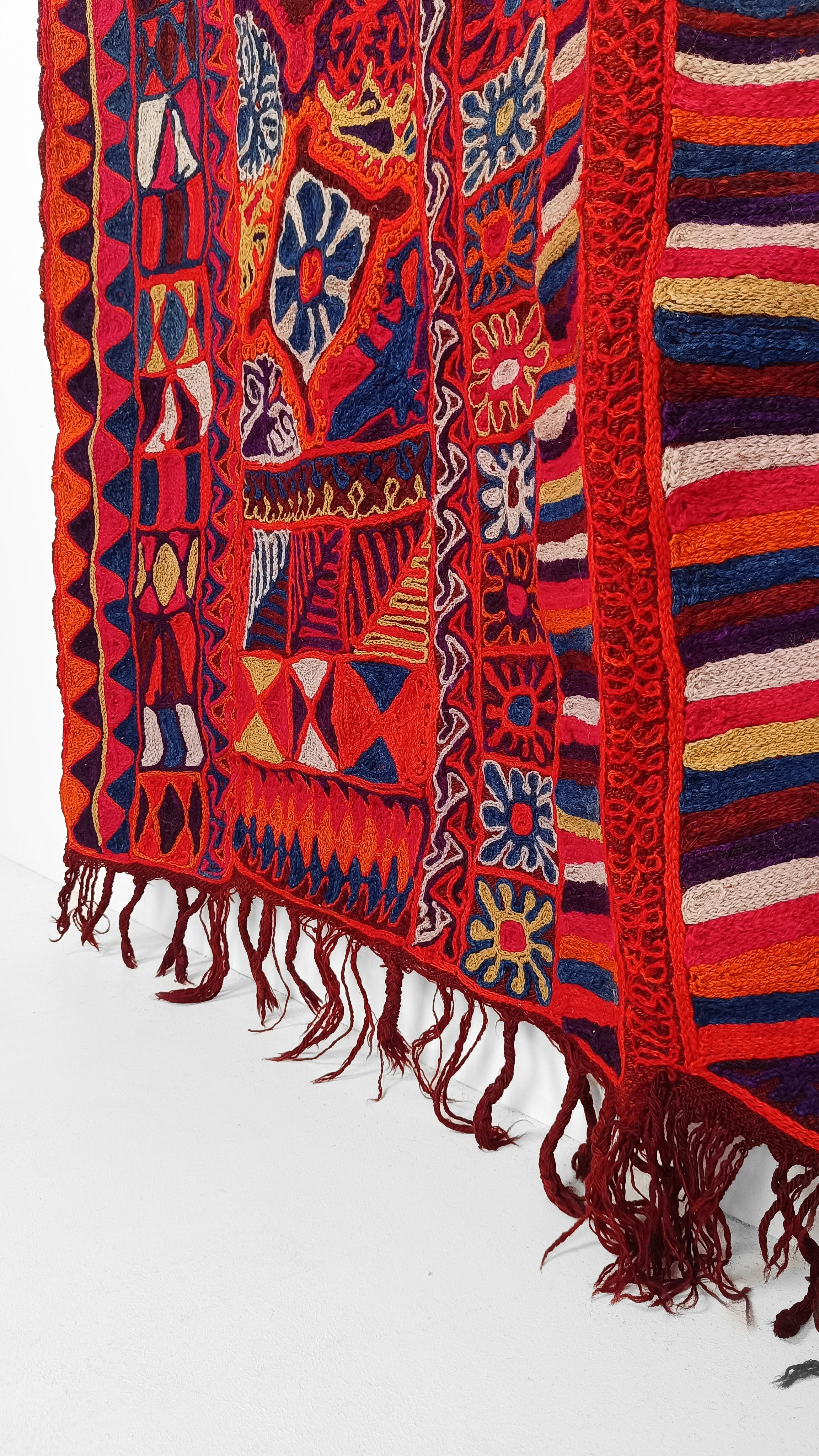 Iraqi Marsh Arab kilim / Wool Woven and Embroidered Ma’dan Wedding Blanket For Sale 5