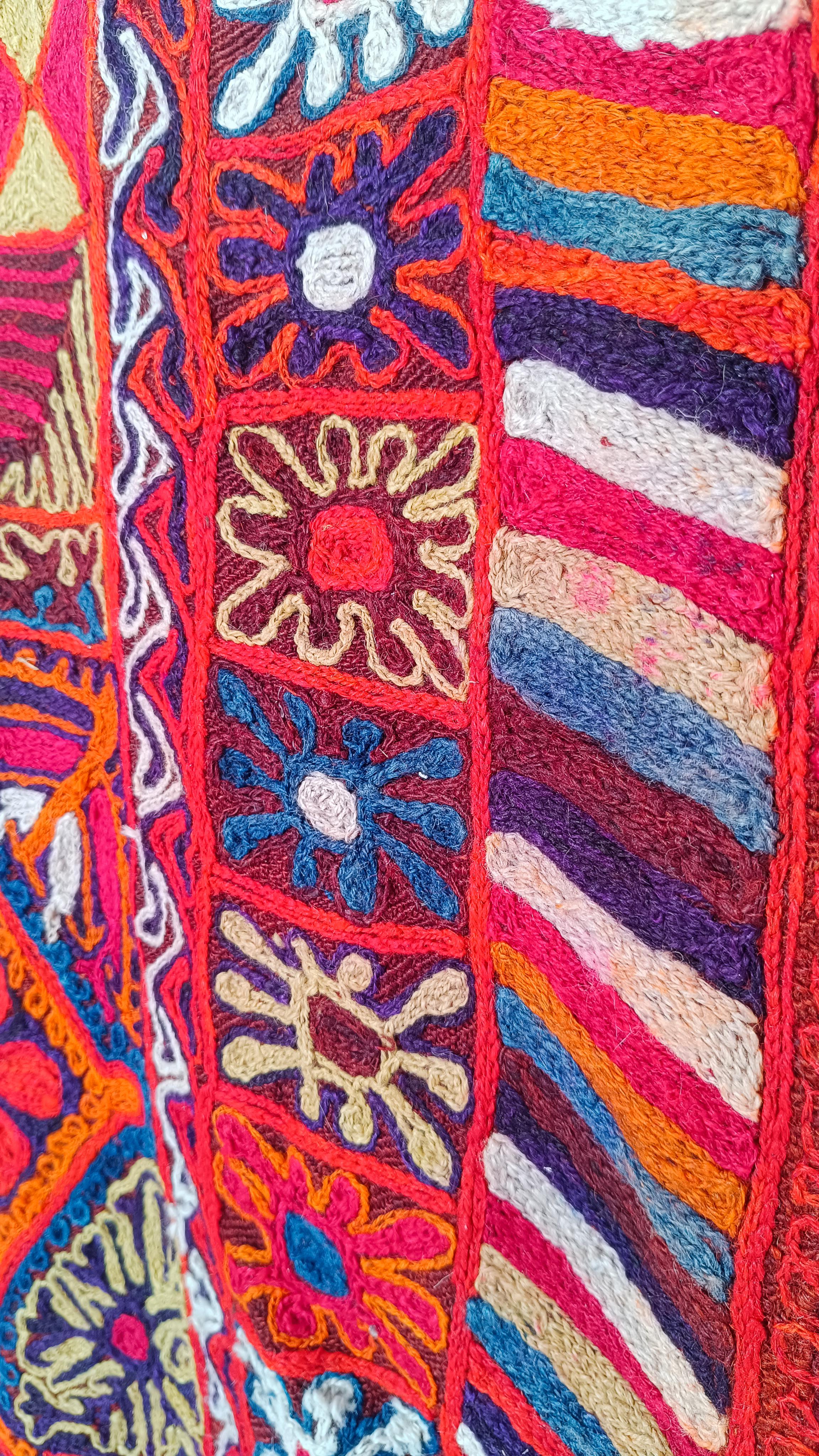 Iraqi Marsh Arab kilim / Wool Woven and Embroidered Ma’dan Wedding Blanket For Sale 14